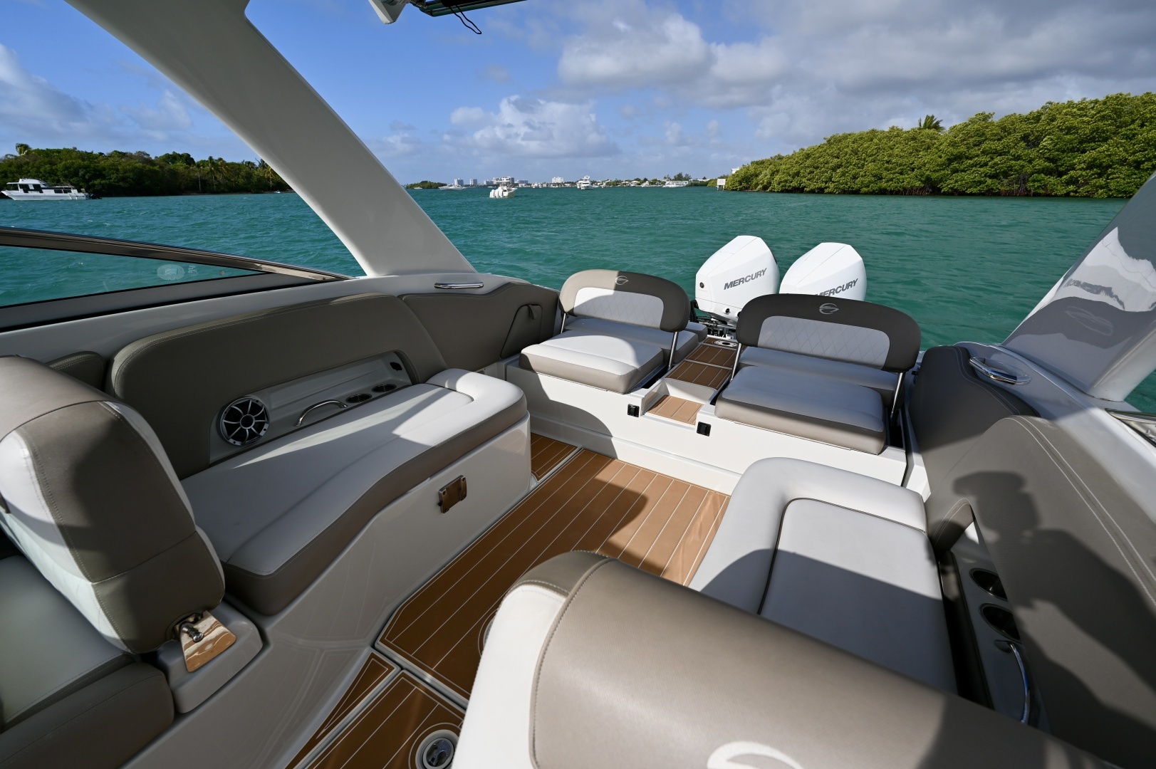 2020 Crownline Eclipse E 305 XS - Image 12