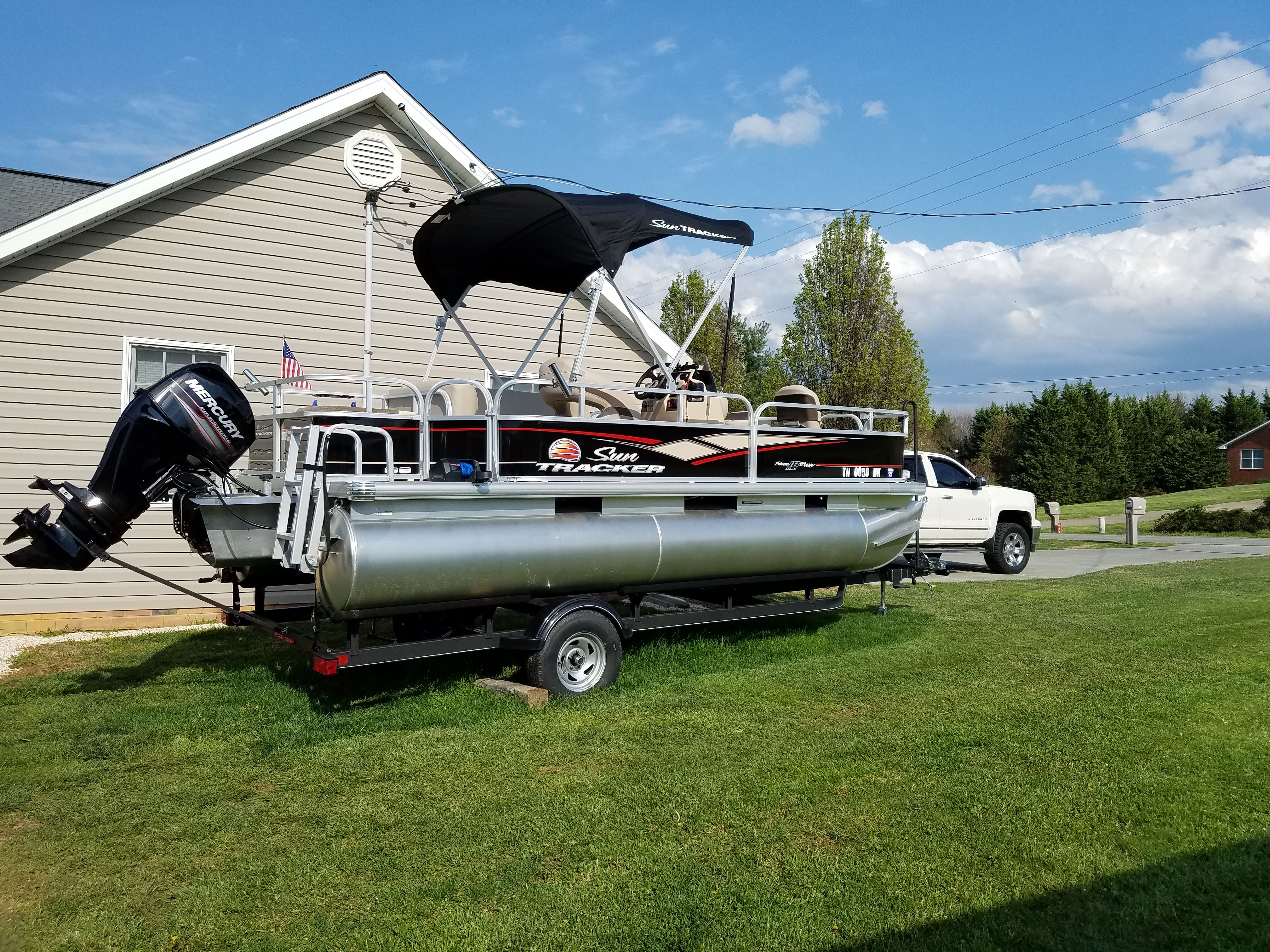 2018 Bass Tracker Bass Buggy 18 DLX - 2