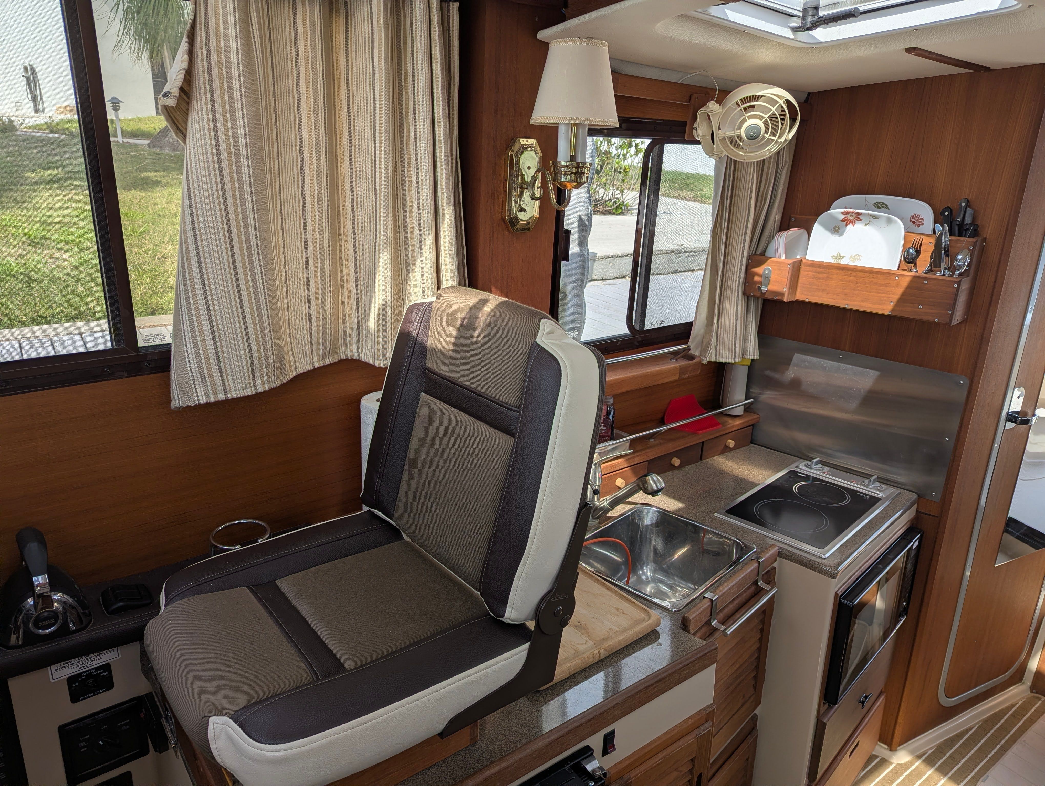 2014 Ranger Tugs R-27 - 84