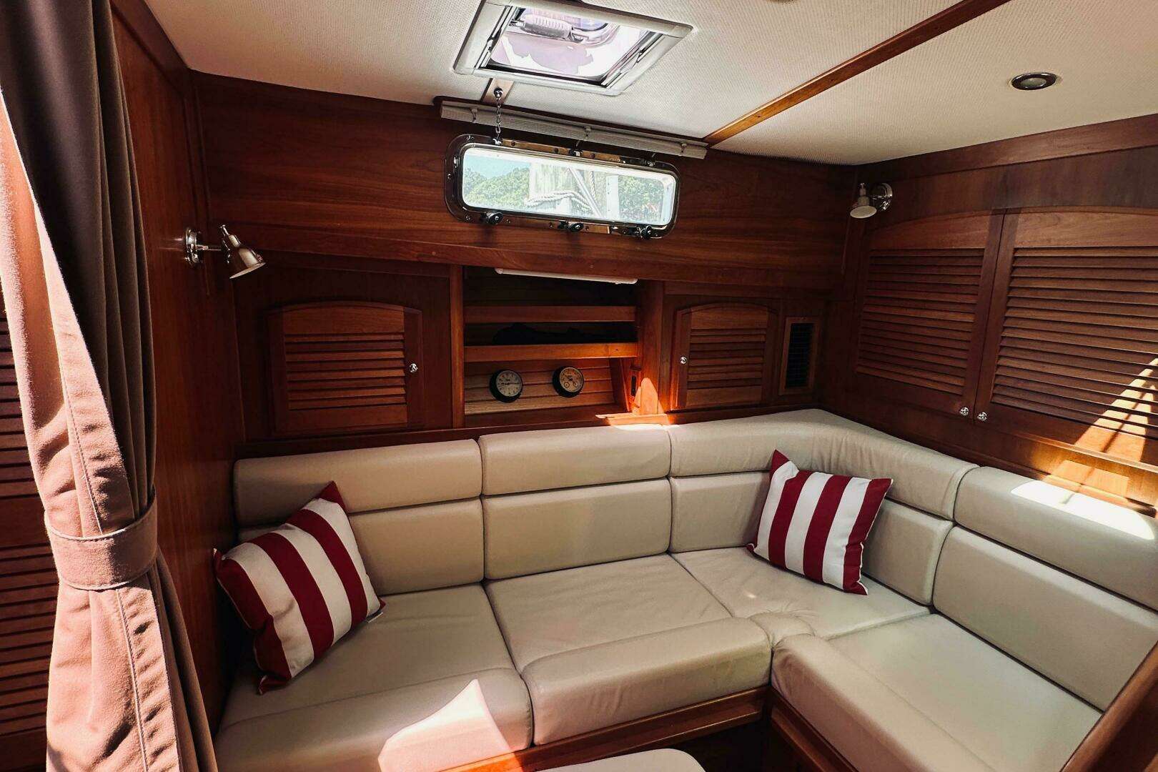 2007 Sabre 34 Express - Image 60