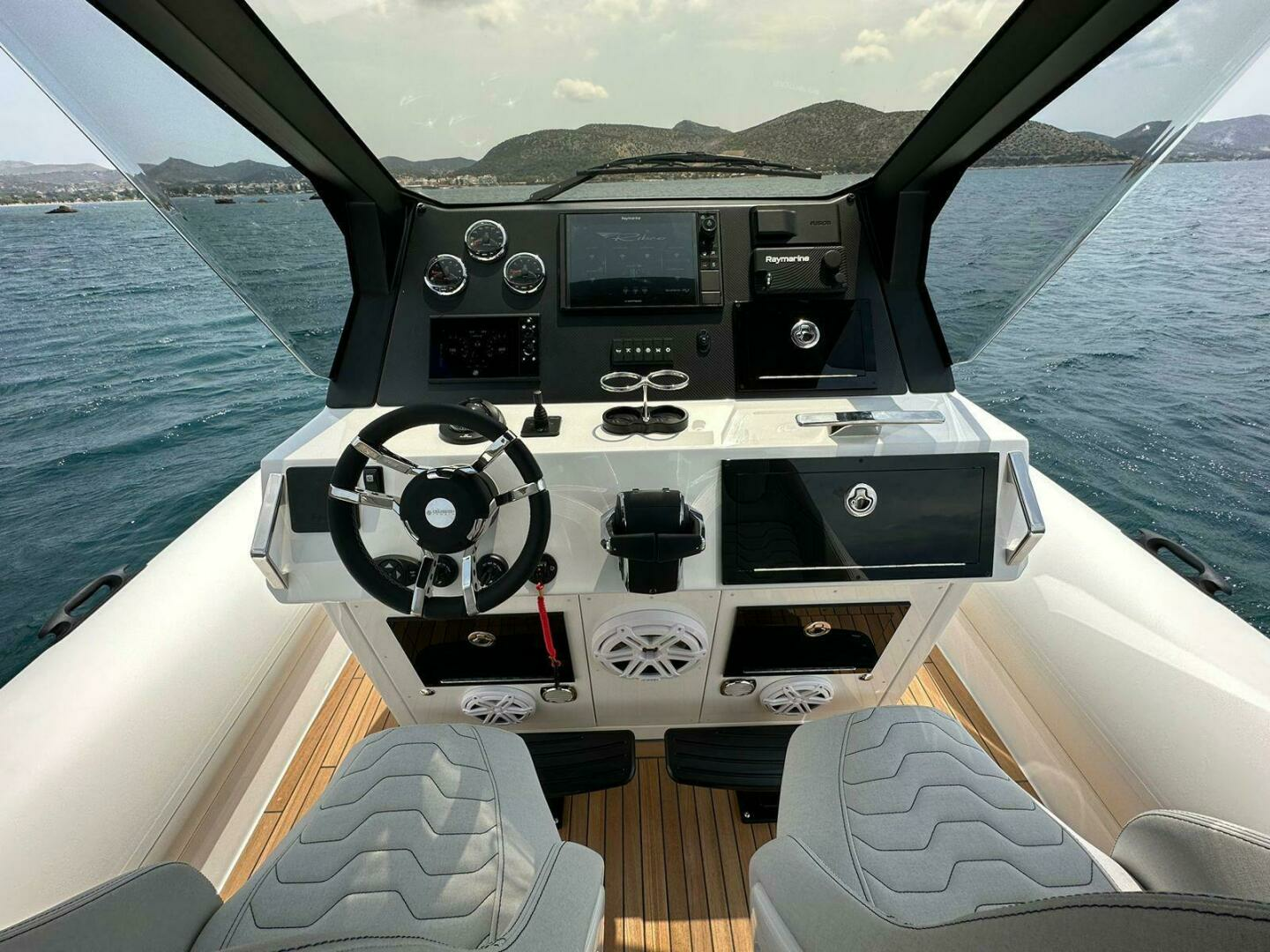 2023 RIB Seafarer 36X - Image 5