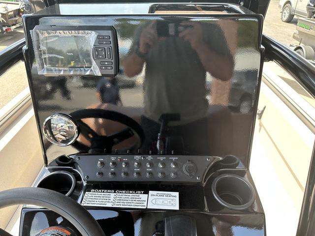 2026 Avid 20 Rogue CC - 17