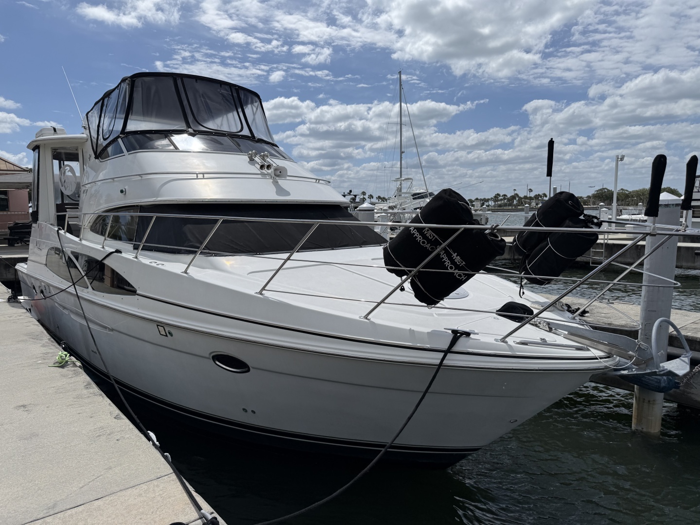 2006 Carver 44 CMY - Image 2