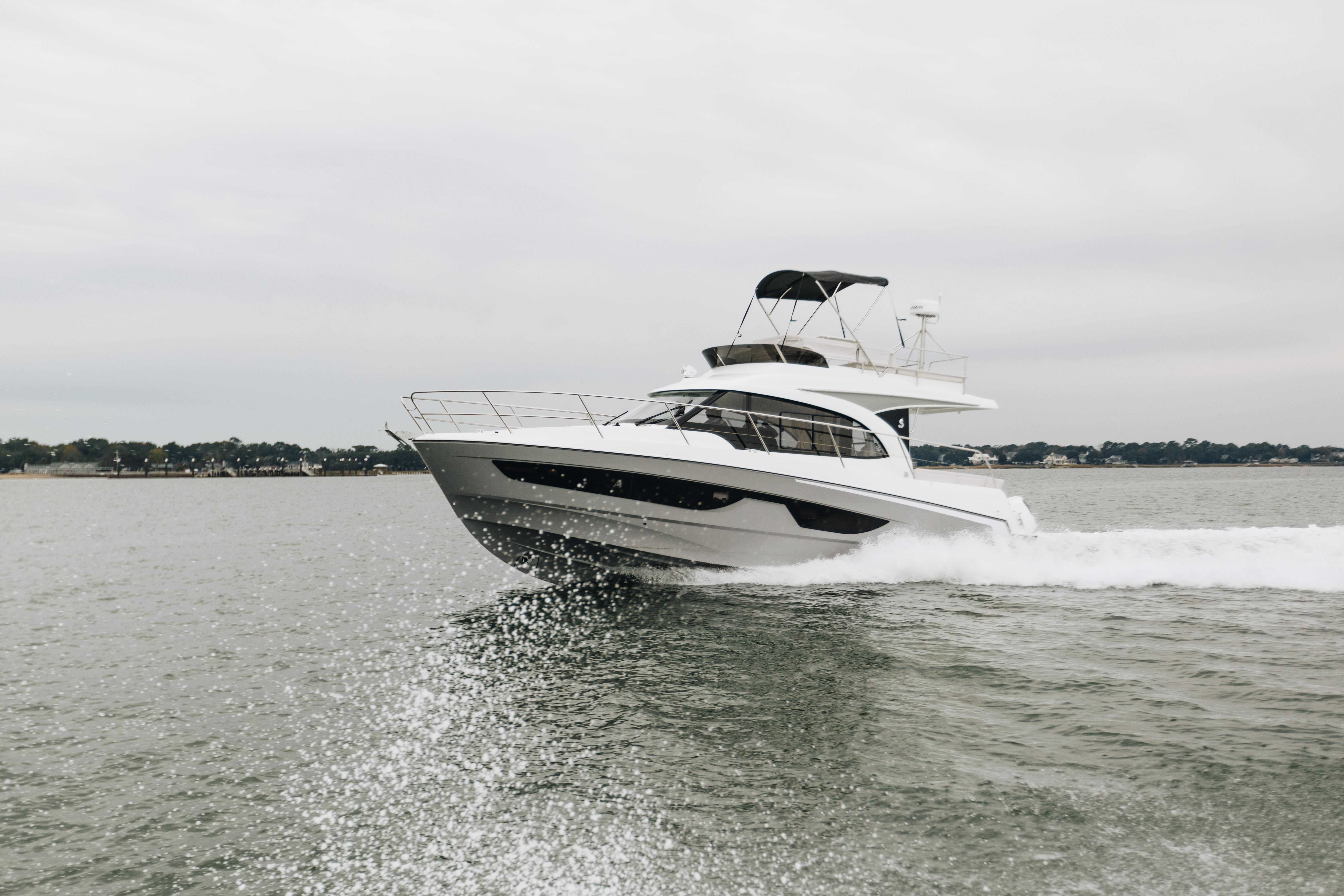 2026 Beneteau Antares 11 Fly
