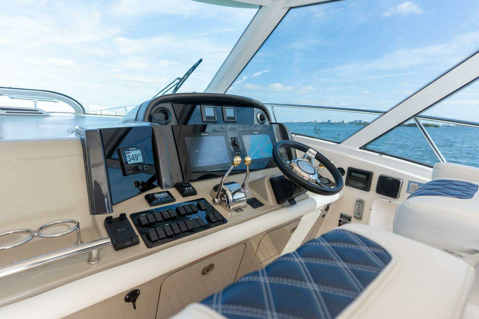 2005 Sea Ray 48 Sundancer - Image 25