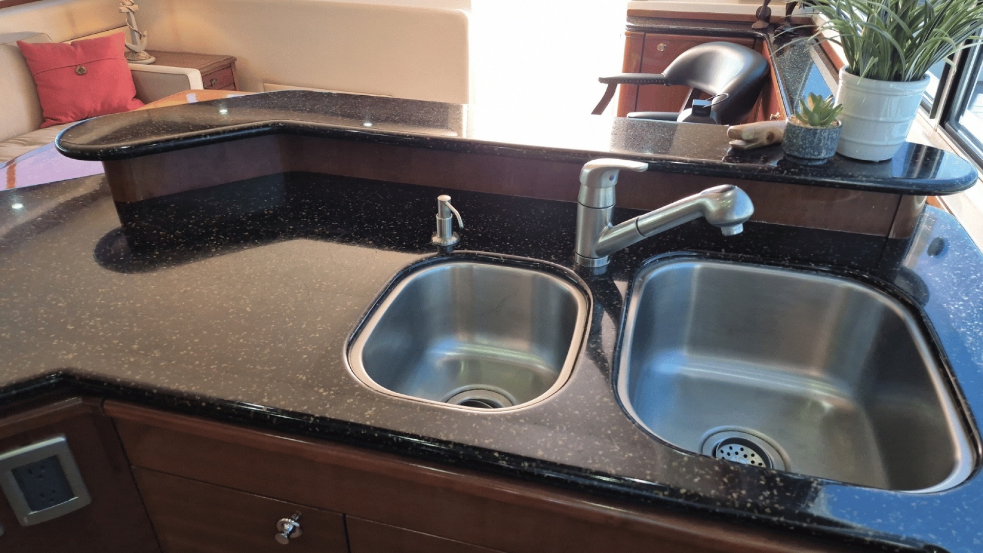 2008 Meridian 490 Pilot House - Image 16