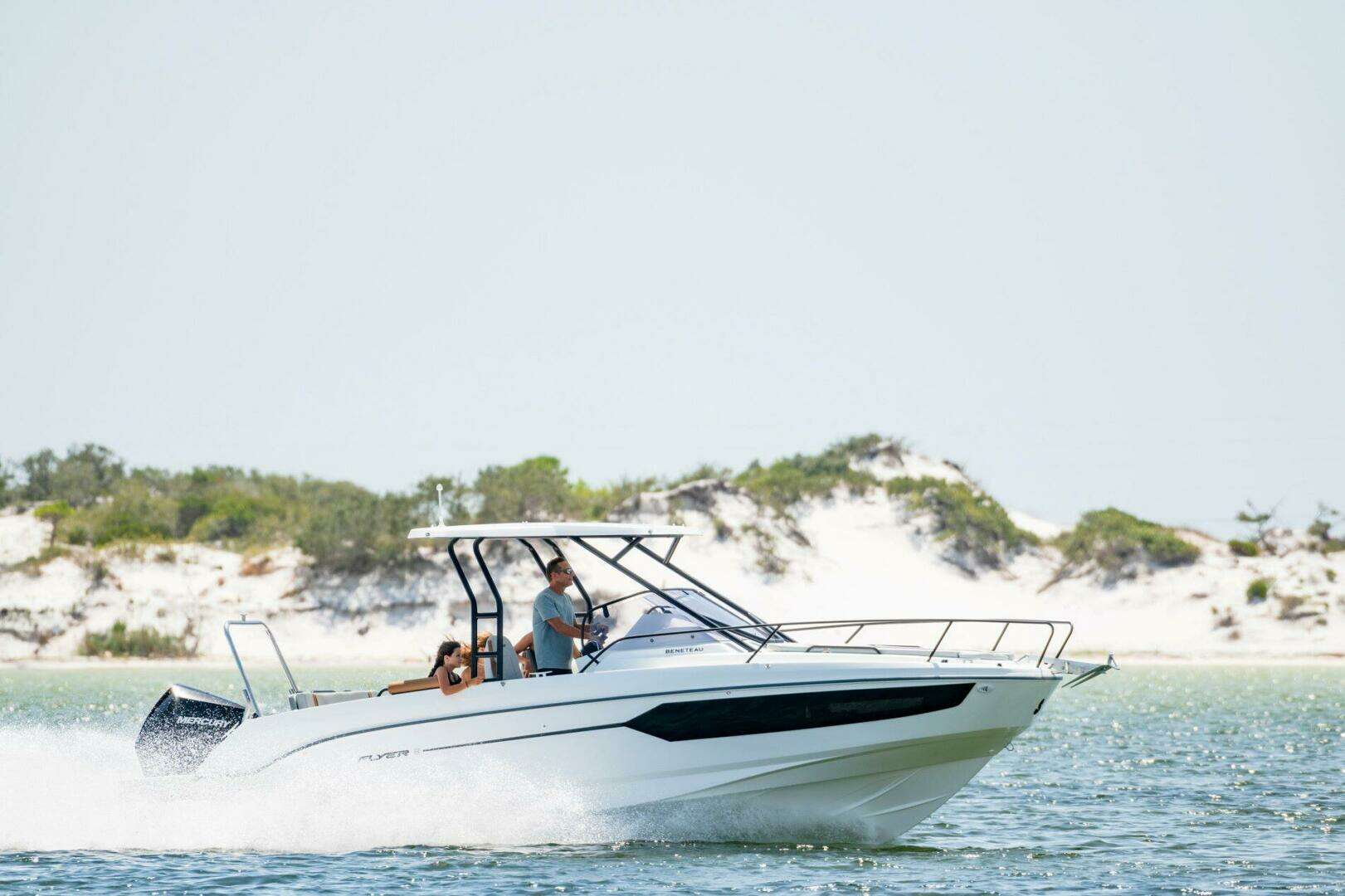 2026 Beneteau Flyer 8 SUNdeck - Image 2