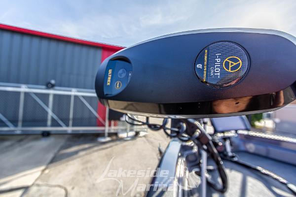 Close-up of 2024 Recon 985 SC boat's i-Pilot trolling motor.