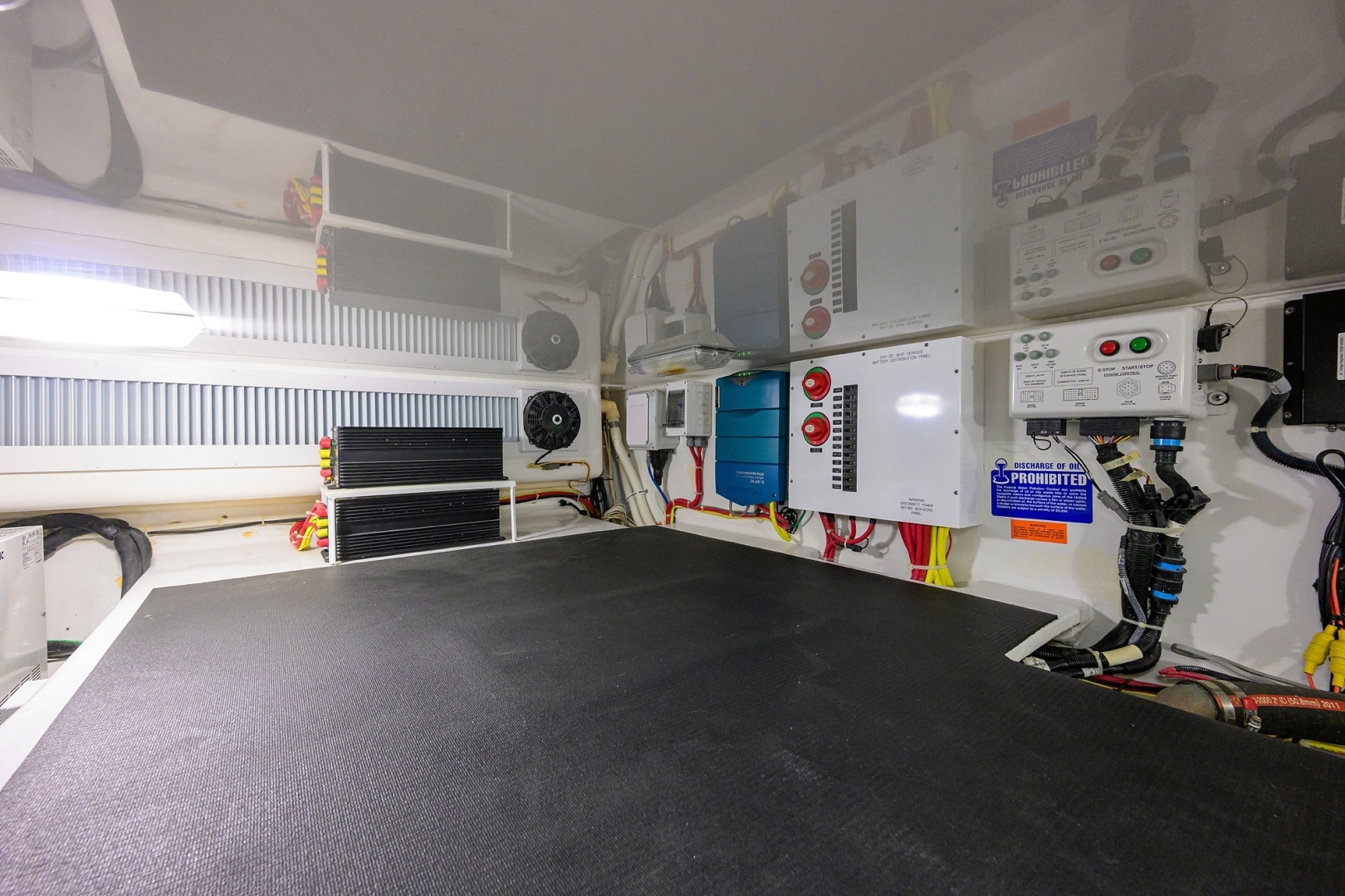 2015 Viking 42 Convertible - Image 41