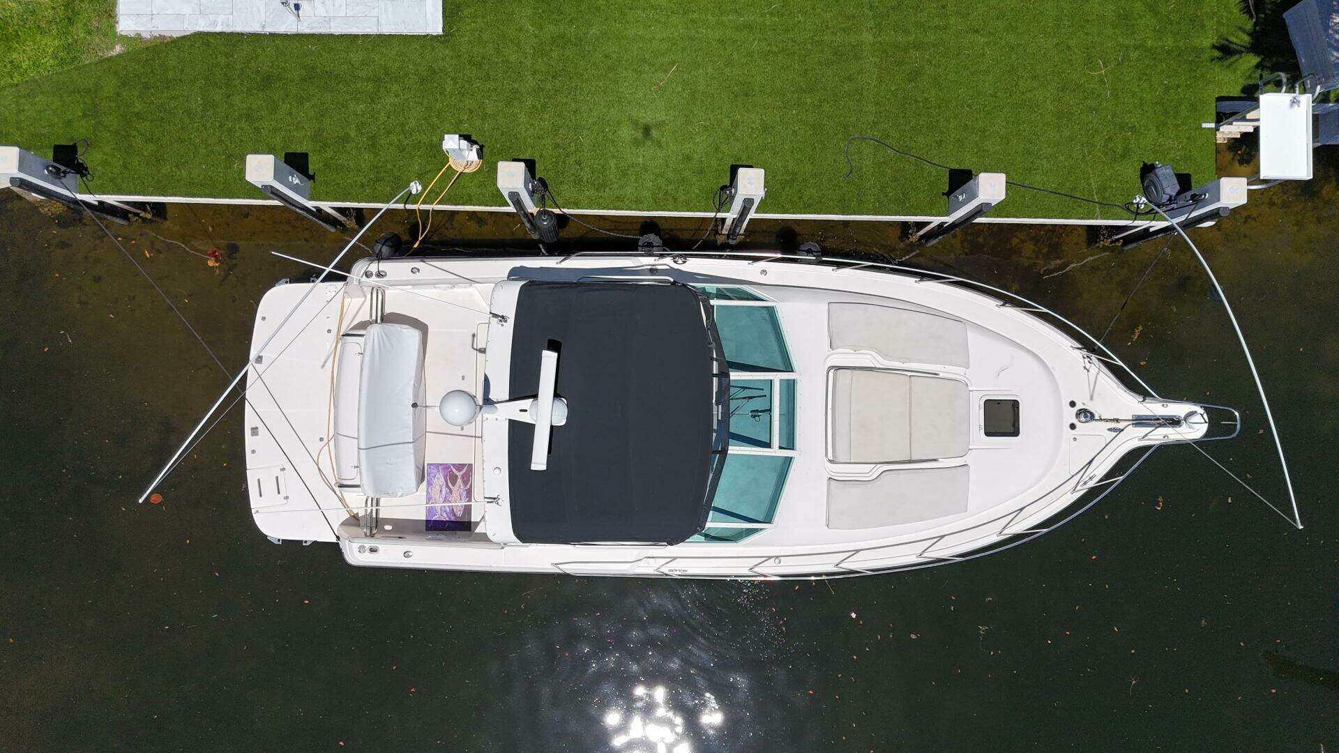 1998 Tiara Yachts 3500 Express - Image 13