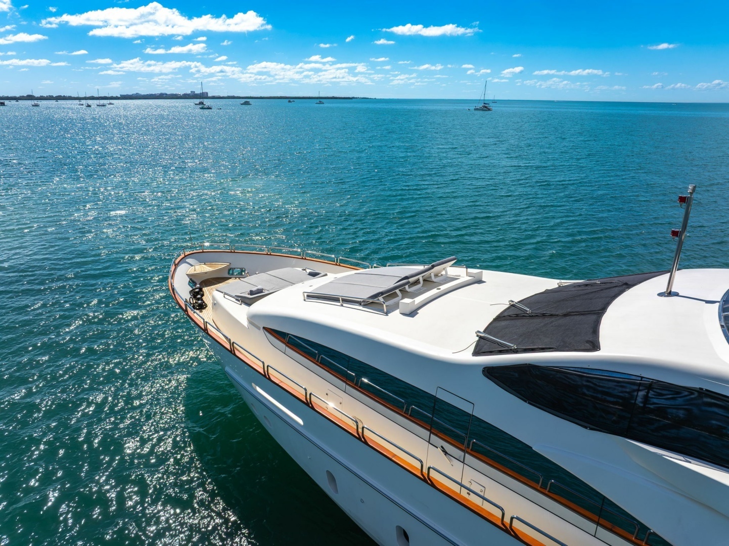 2005 Azimut 105 - Image 41