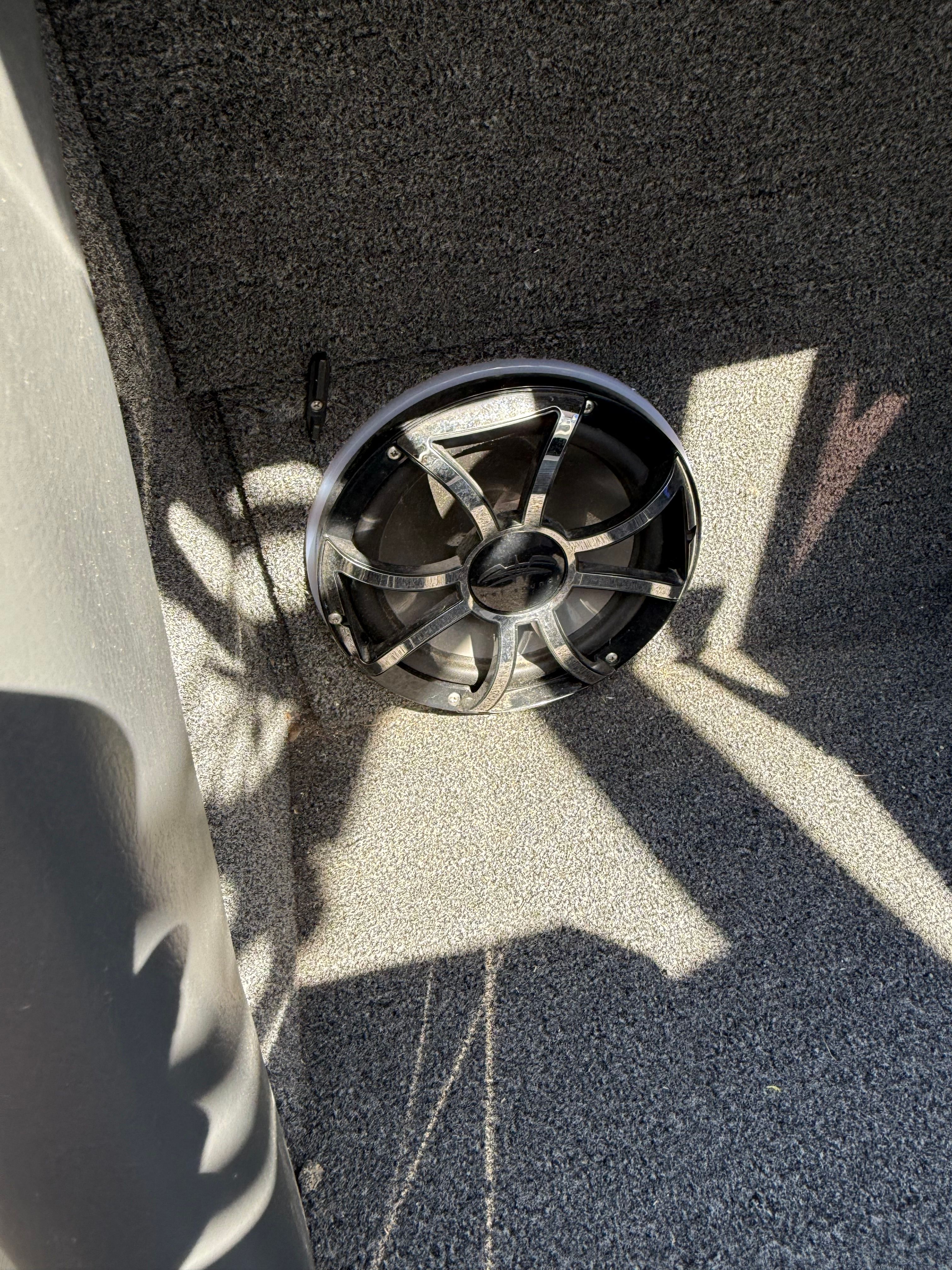 Speaker in the trunk of a Custom Z3, year 2012.