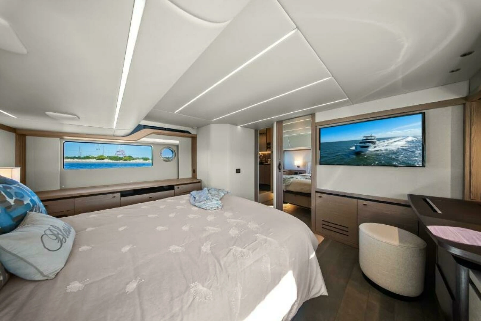 2025 Absolute Navetta 53 - Image 16