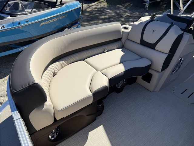 2026 Tahoe Cascade - 23 FT VRB - 16