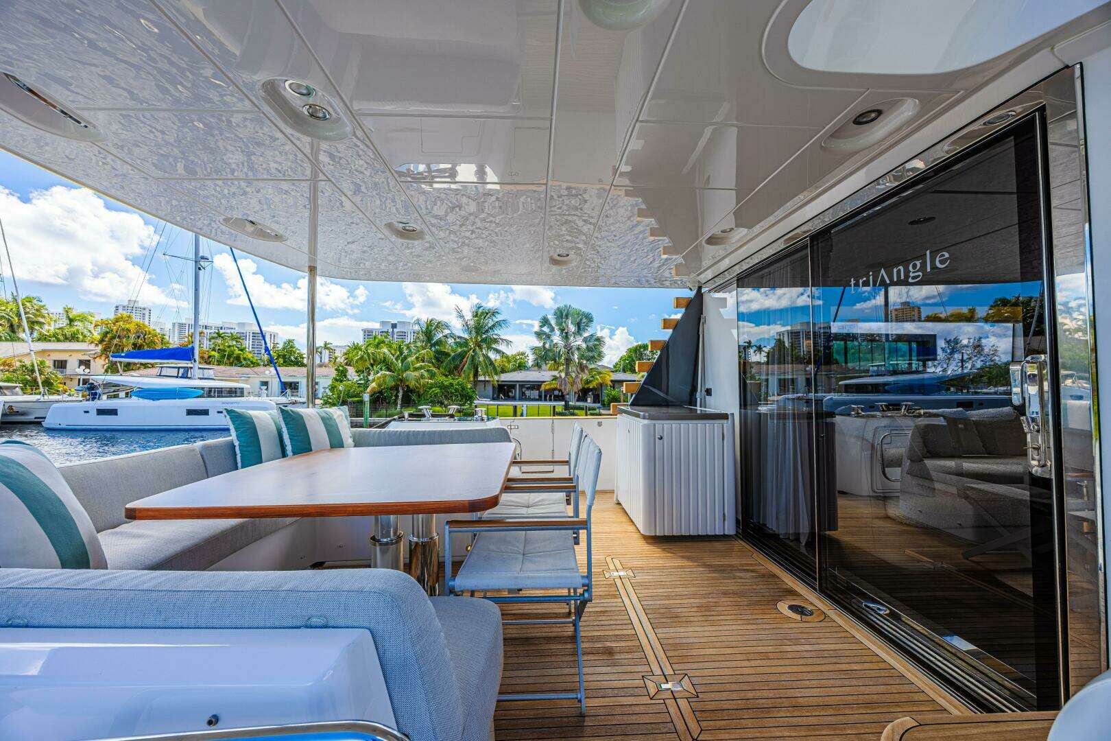 2022 Azimut Magellano 66 - Image 28