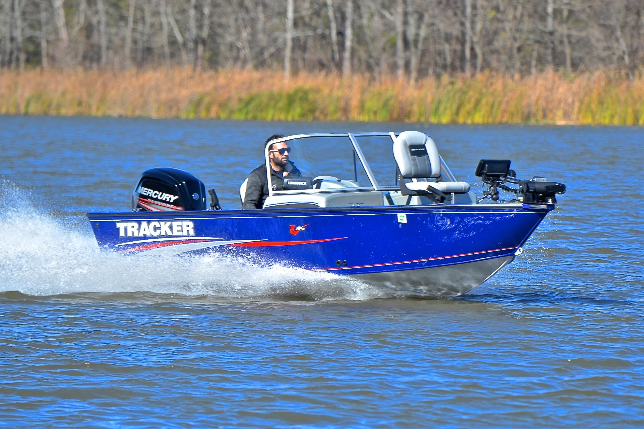 2017 Tracker Pro Guide V-16 WT