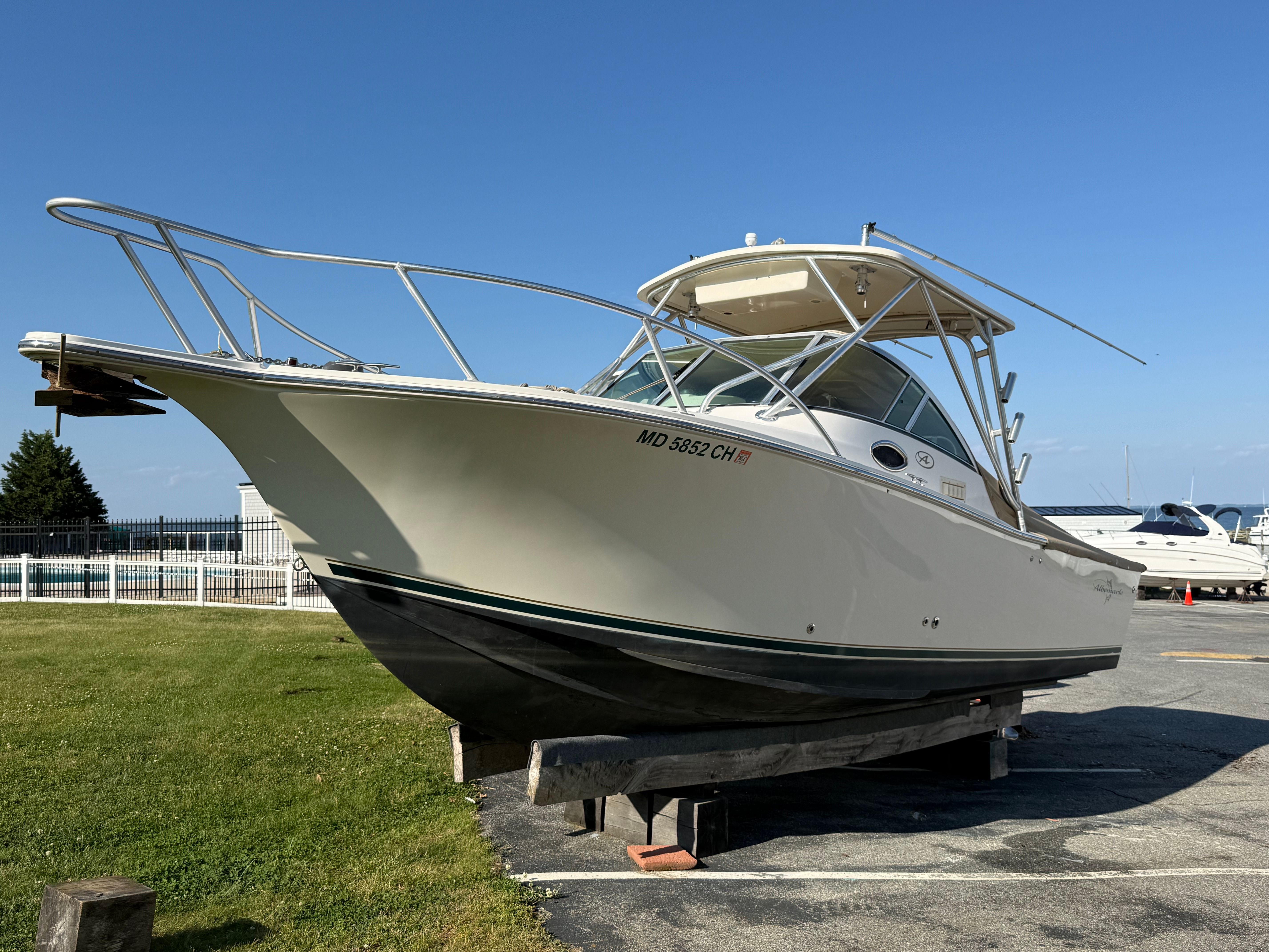2004 Albemarle 268 Express Fisherman