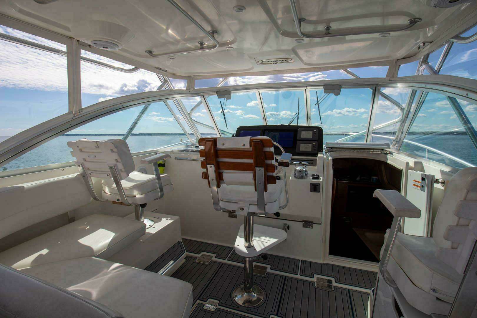 2006 Rampage 38 Express - Image 12