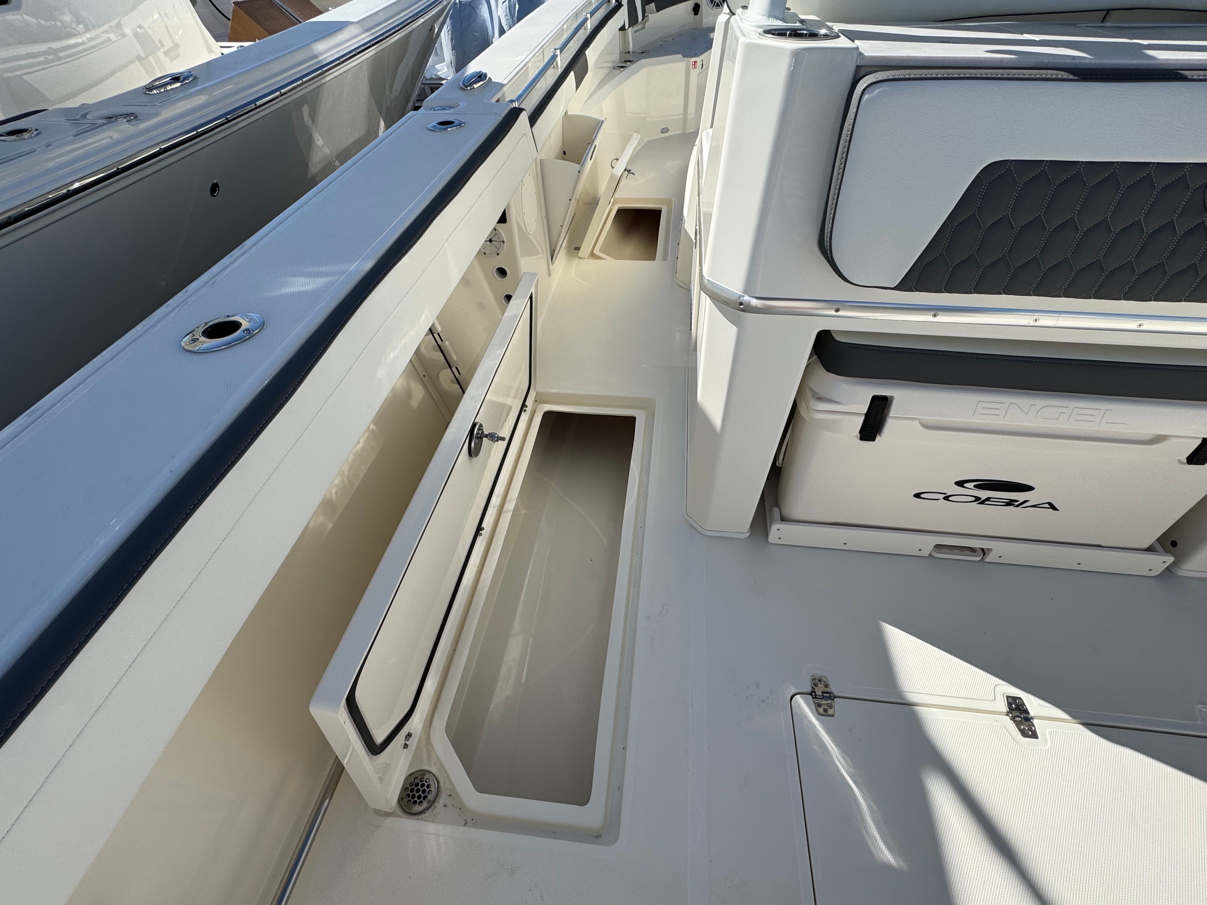 2026 COBIA 305 CC - Image 35
