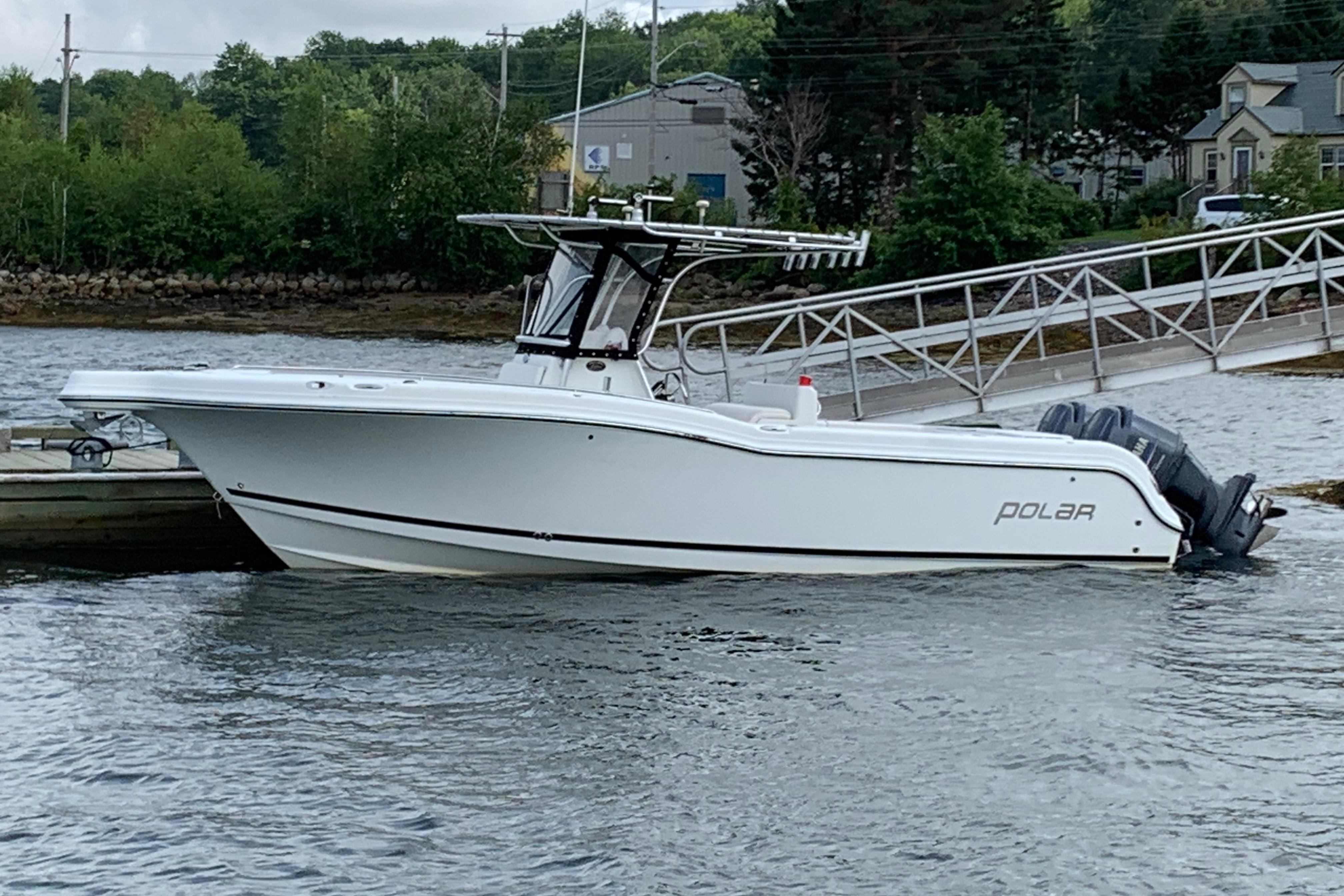 2004 Polar 2700 Center Console
