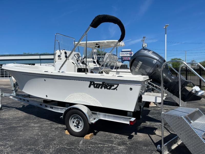 2025 Parker 18SE Center Console - 4