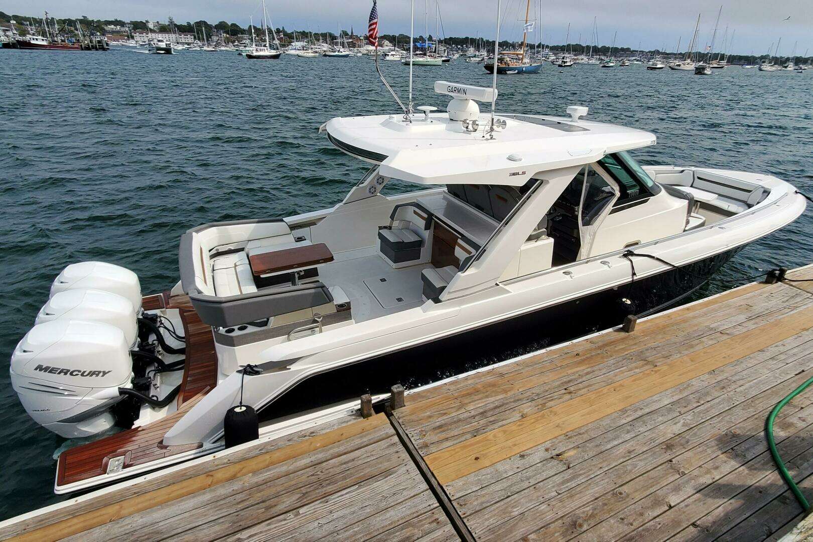 2021 Tiara Yachts 38 LS - Image 8