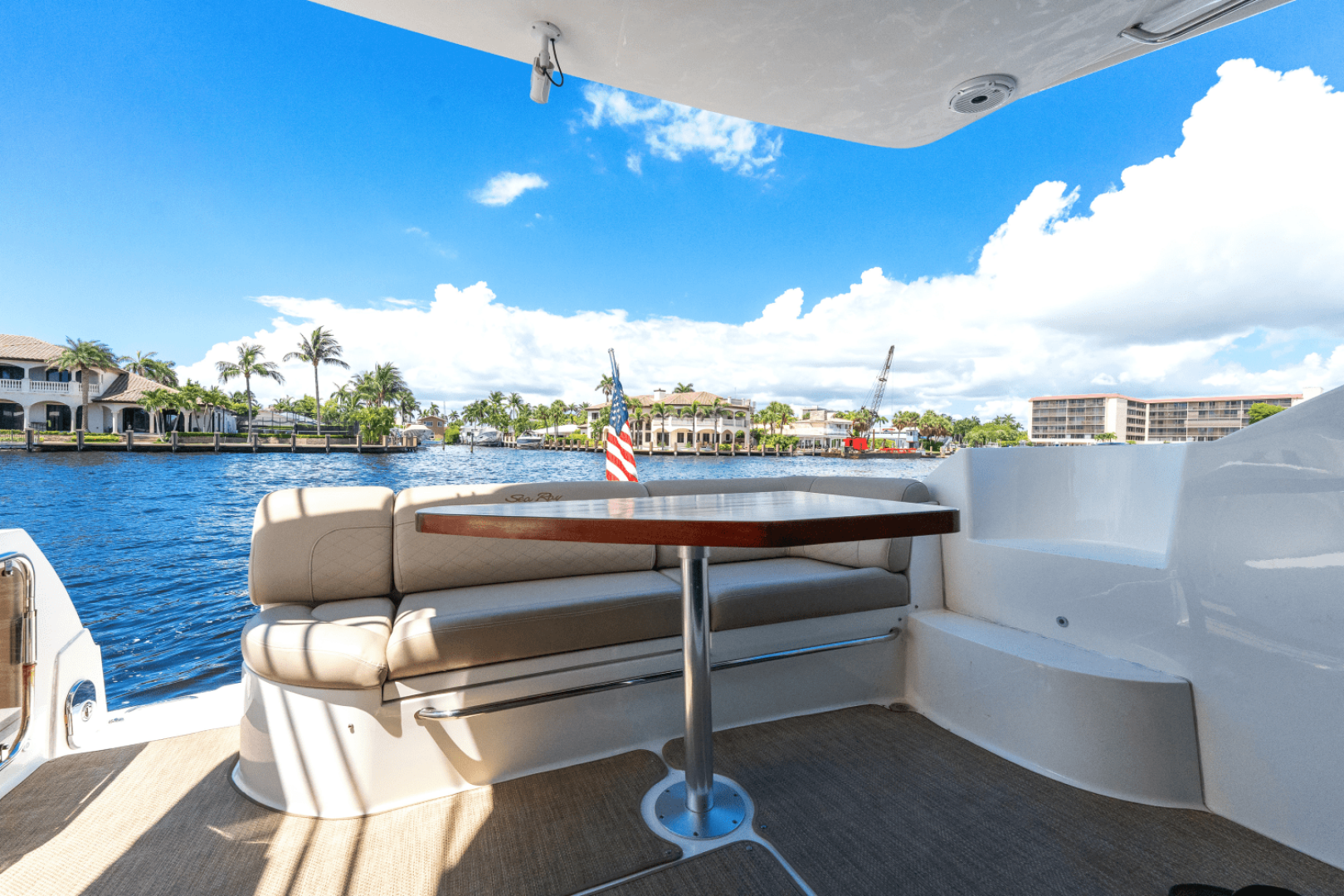 2017 Sea Ray 510 FLYBRIDGE - Image 32