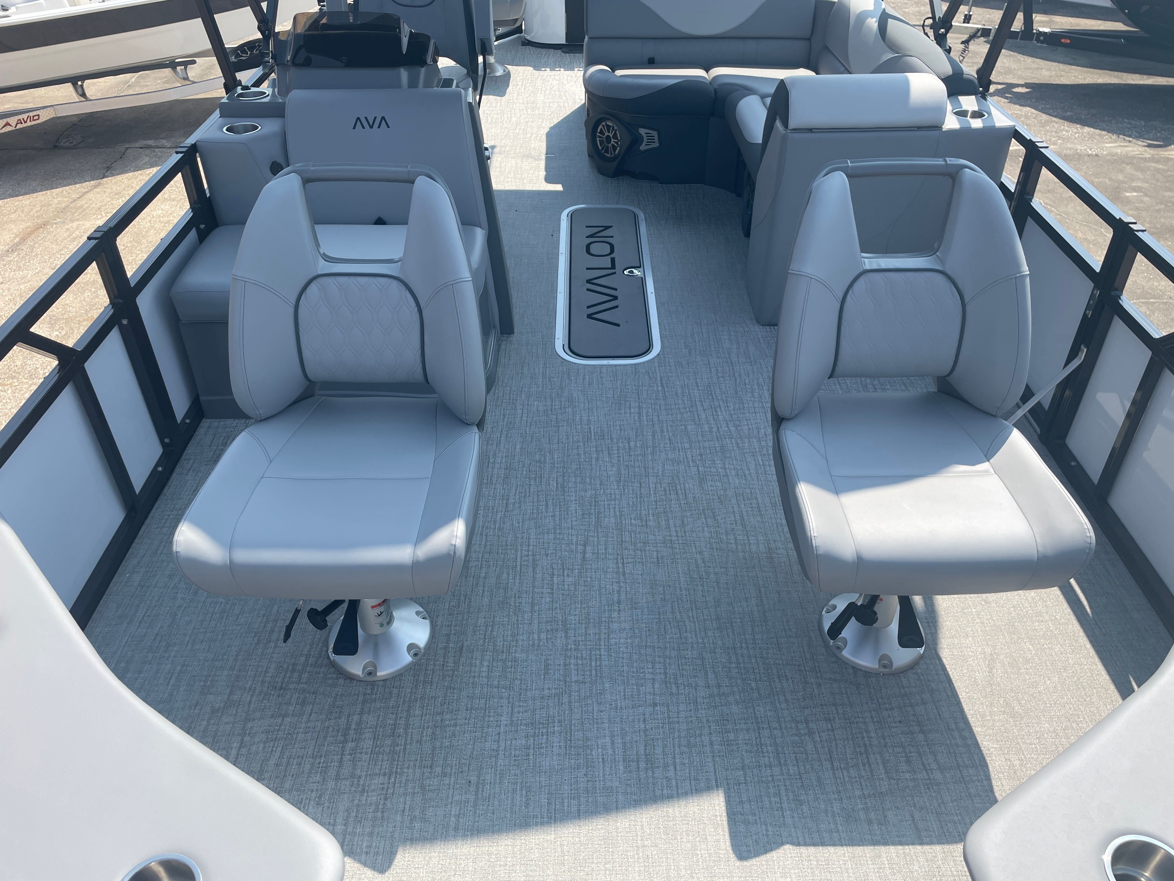 2025 Avalon Venture 85 Quad Fish - 23' - 11