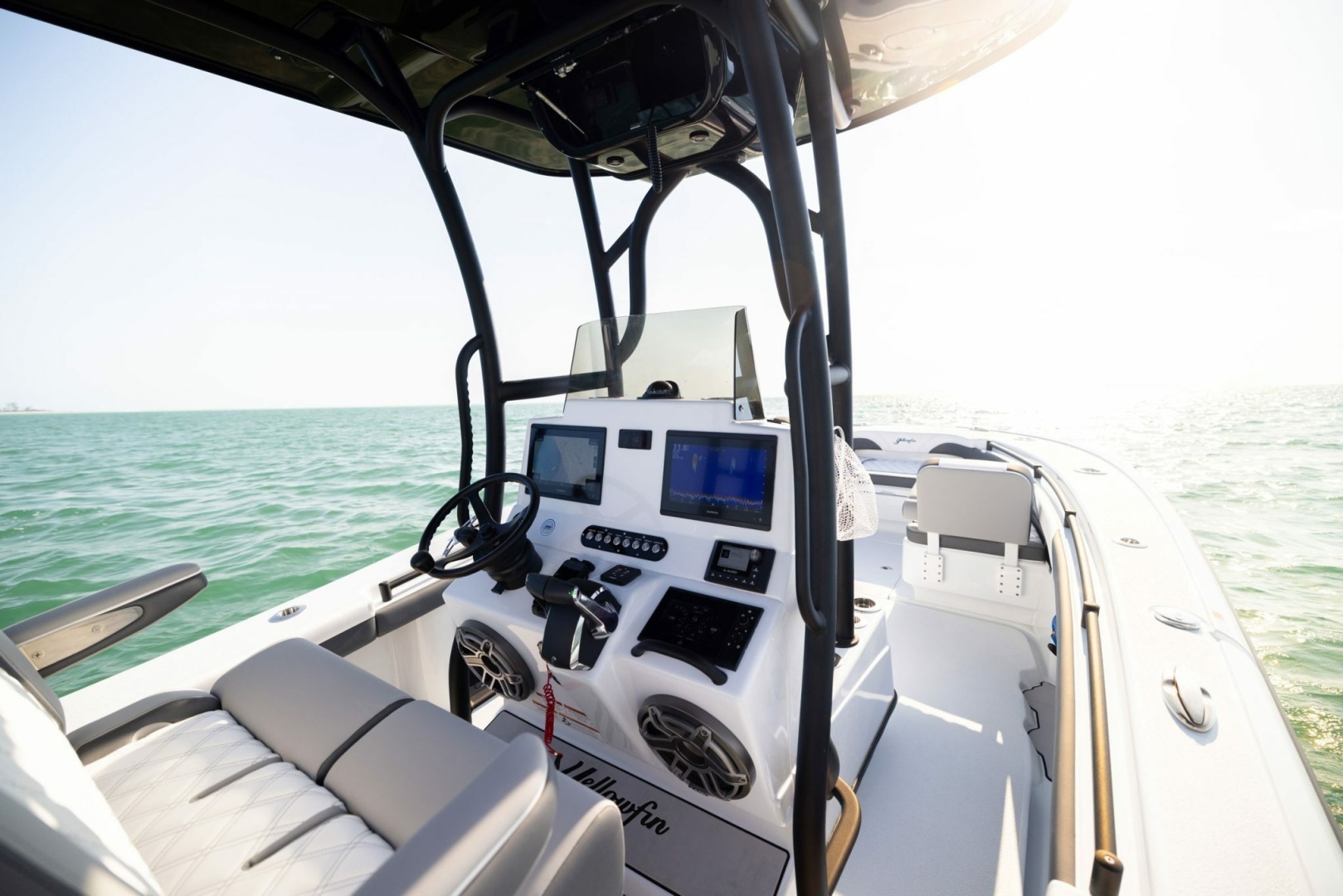 2027 Yellowfin 26 Hybrid - Image 4
