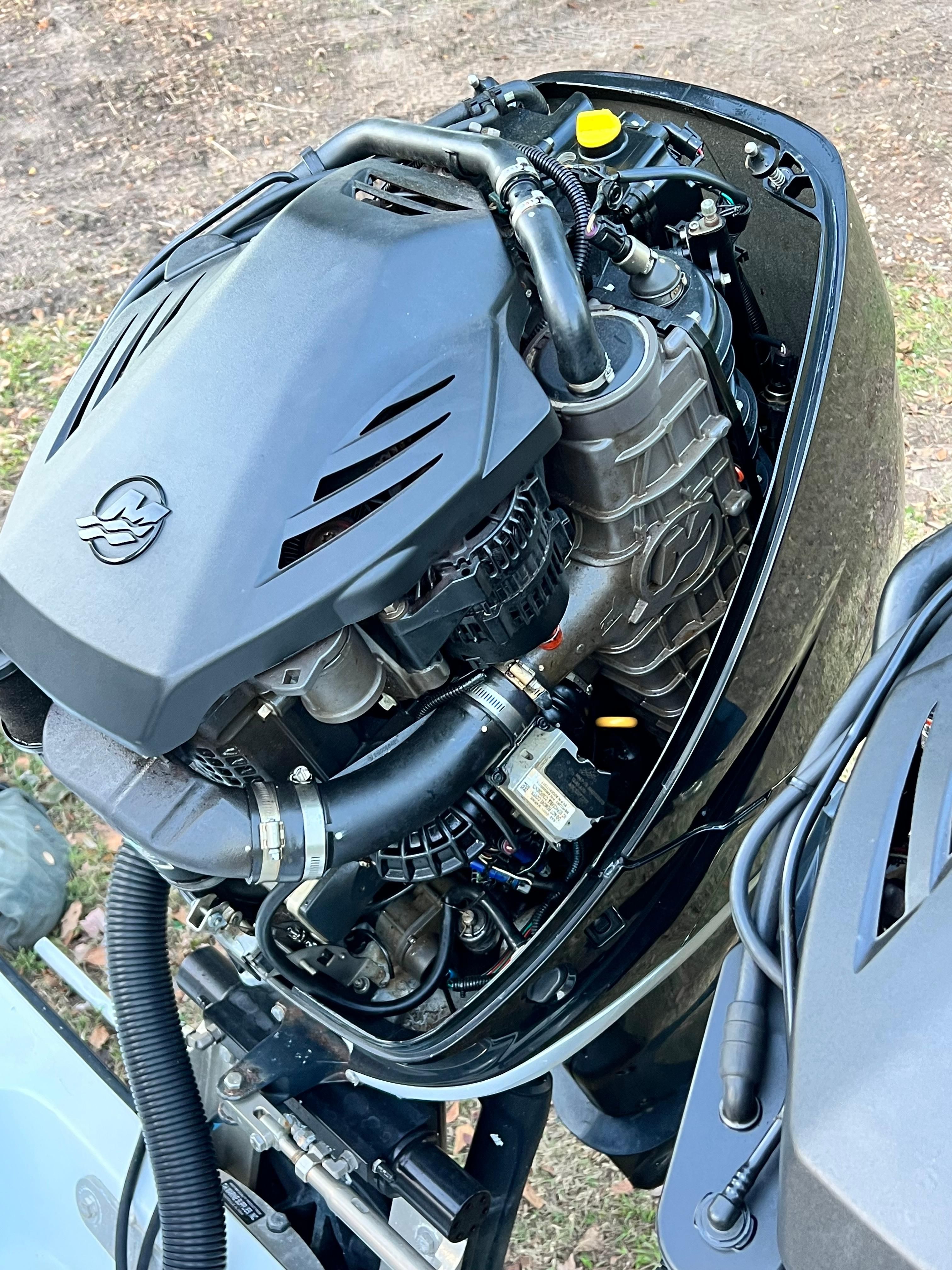 2004 Yellowfin 31 Center Console - 10