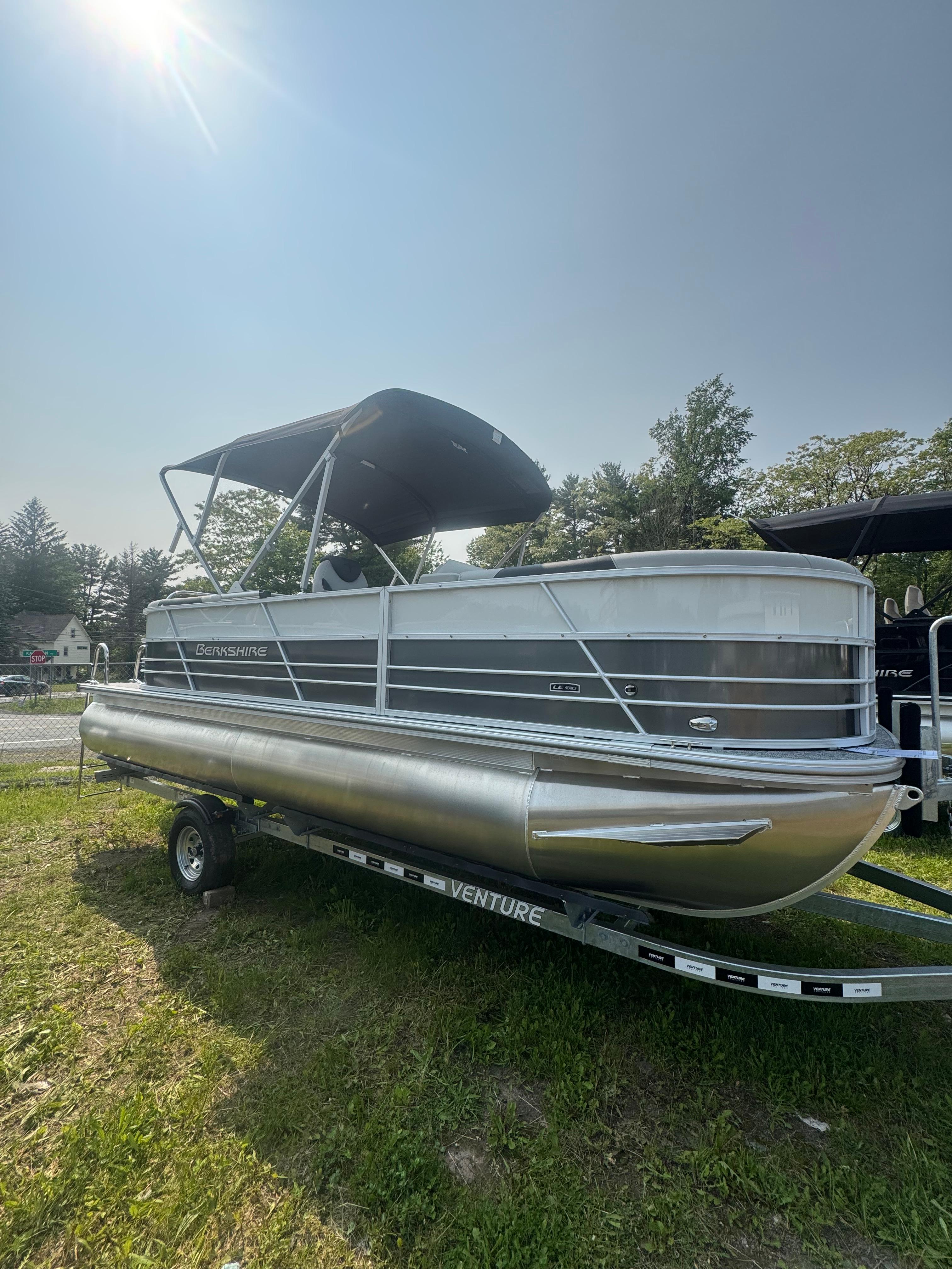 2025 Berkshire 22RFX LE