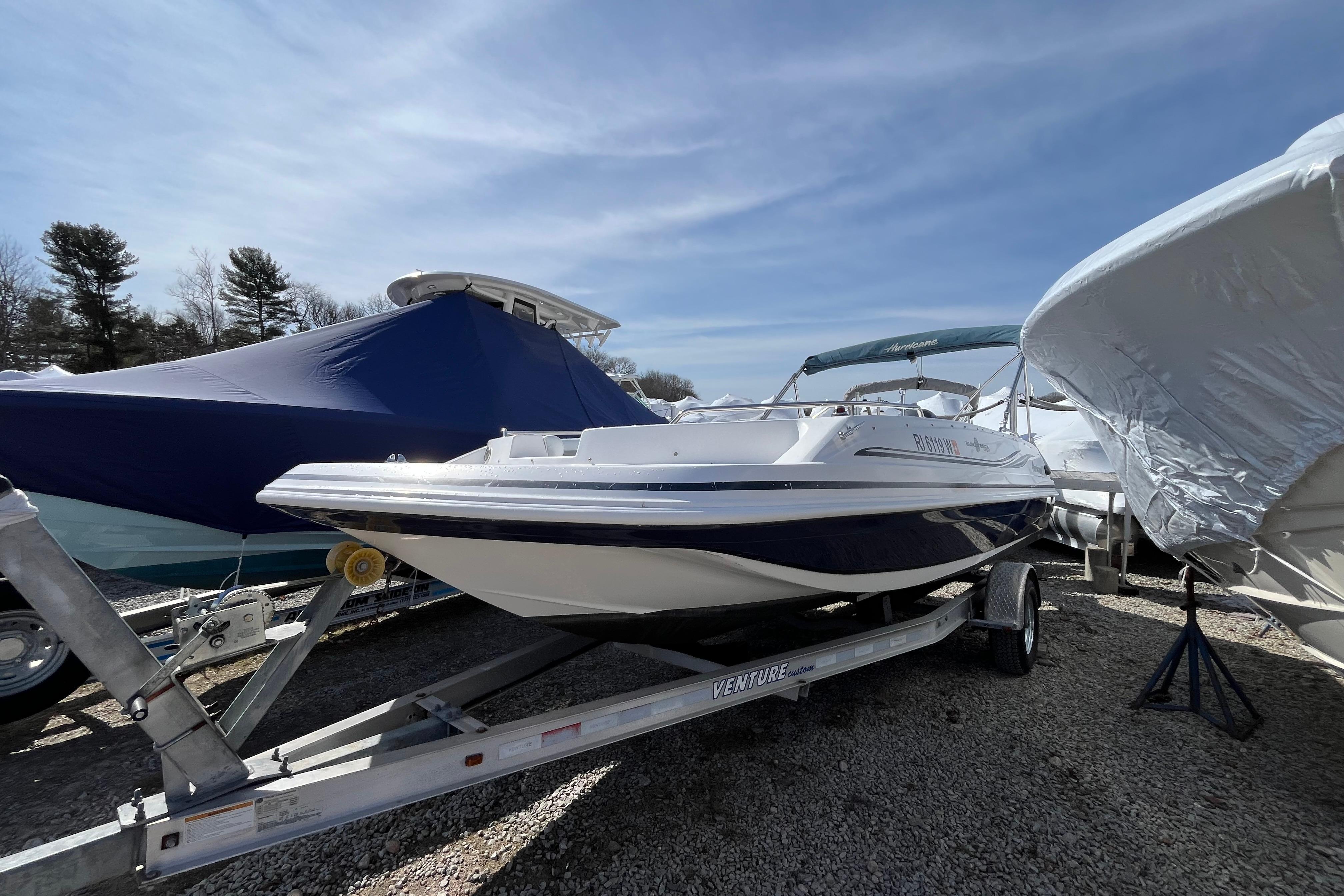 2015 Hurricane SunDeck Sport 201 OB