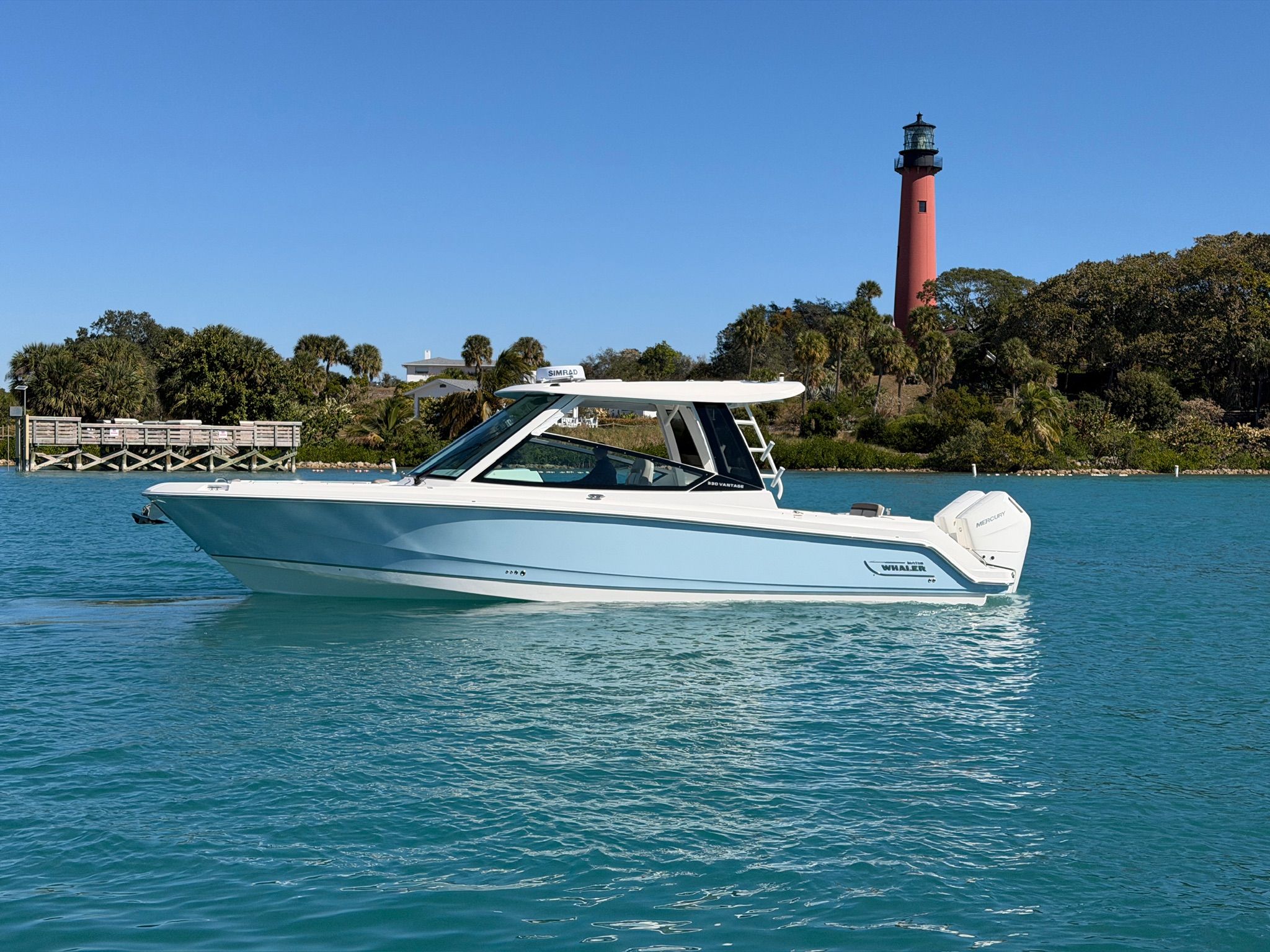 2026 Boston Whaler 330 Vantage - 52