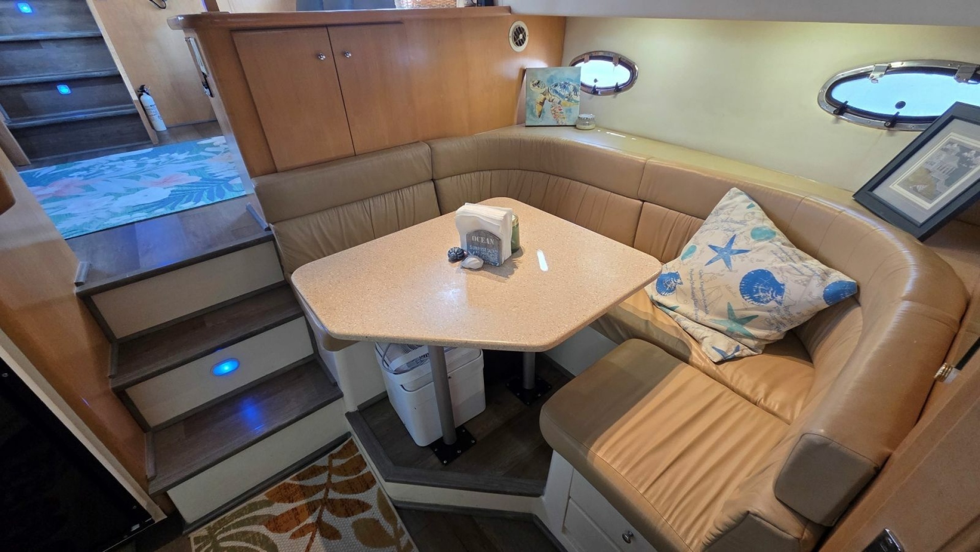 1998 Carver 405 Aft Cabin Motor Yacht - Image 39