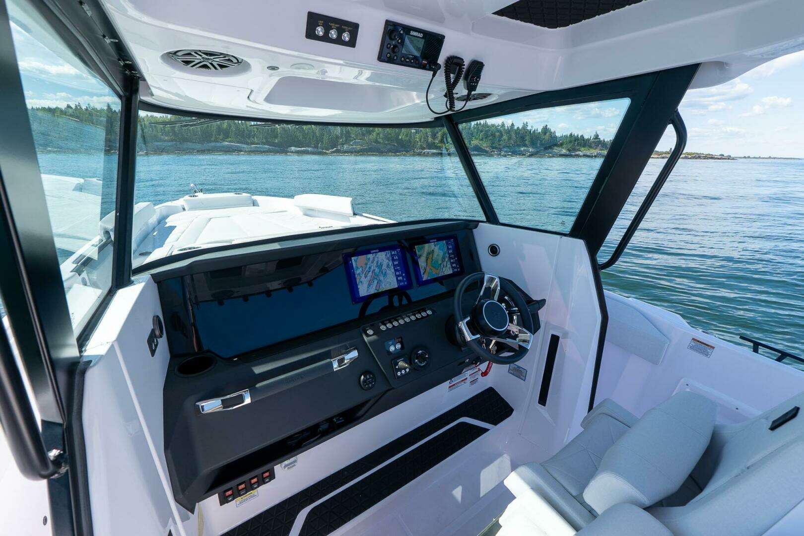 2025 Axopar CCX Center Console - Image 23