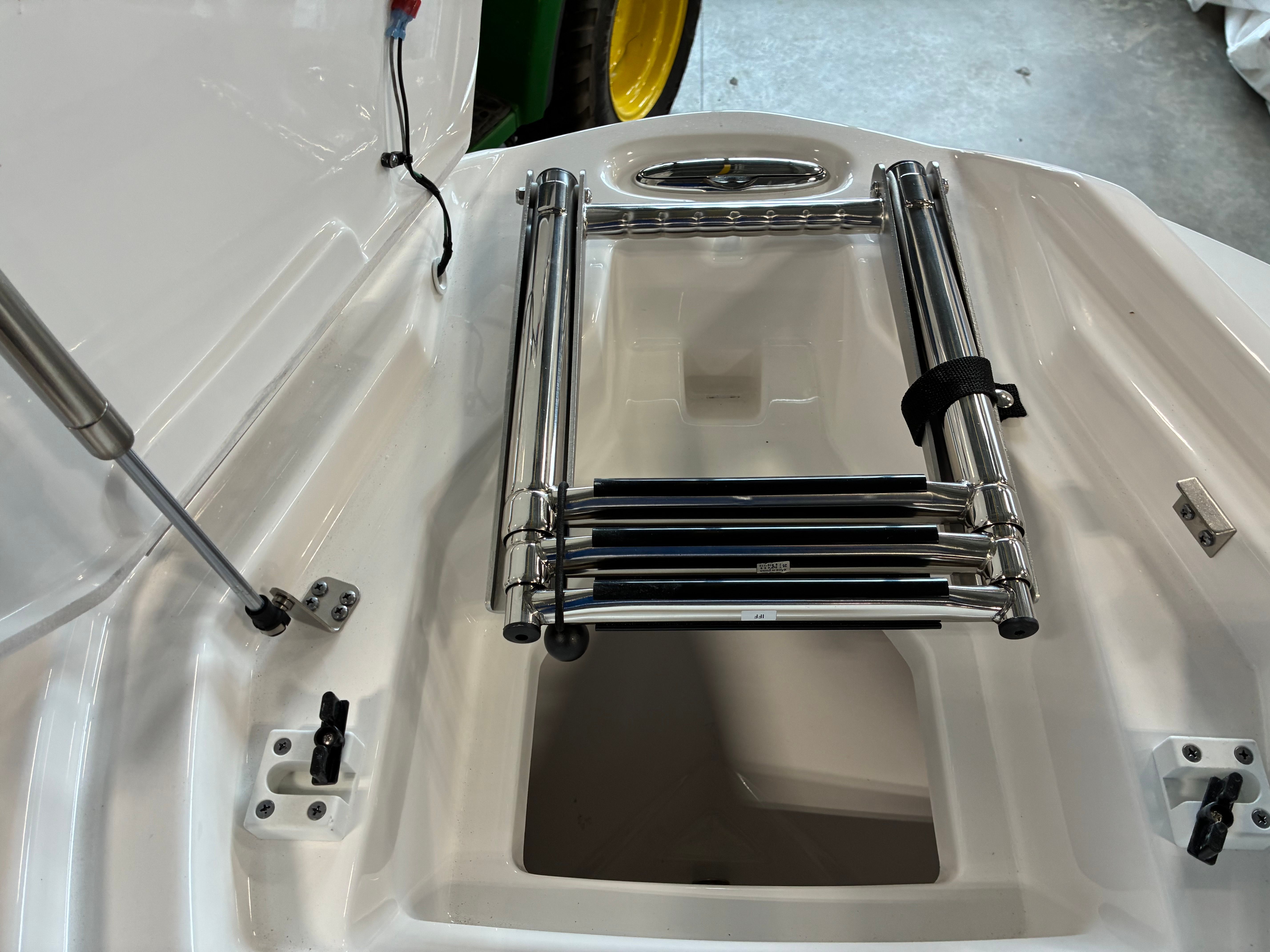 2026 Yamaha Boats AR250 - 15