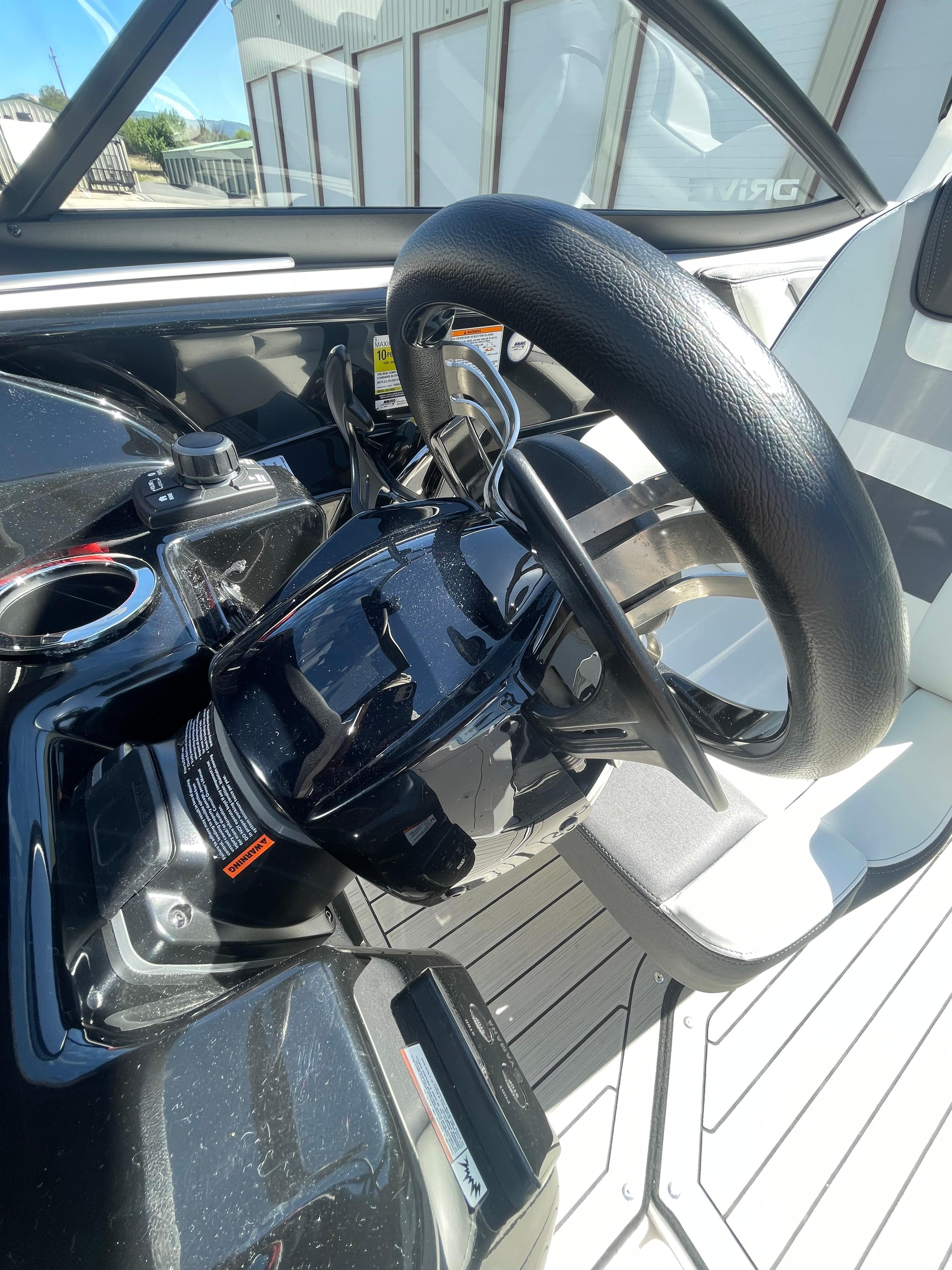 2022 Yamaha Boats 212SD - 6