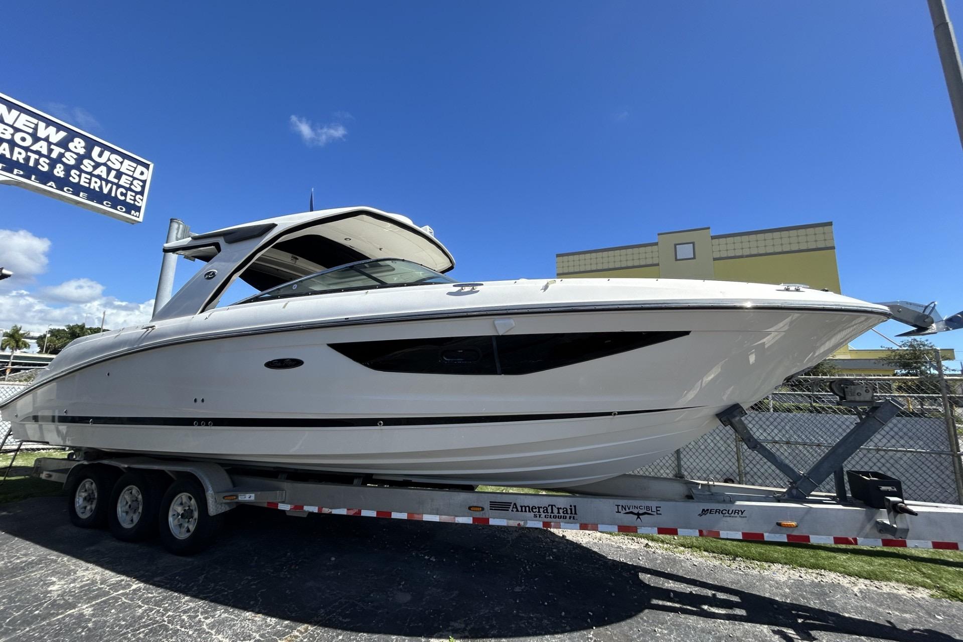 2019 Sea Ray SLX 350 Outboard