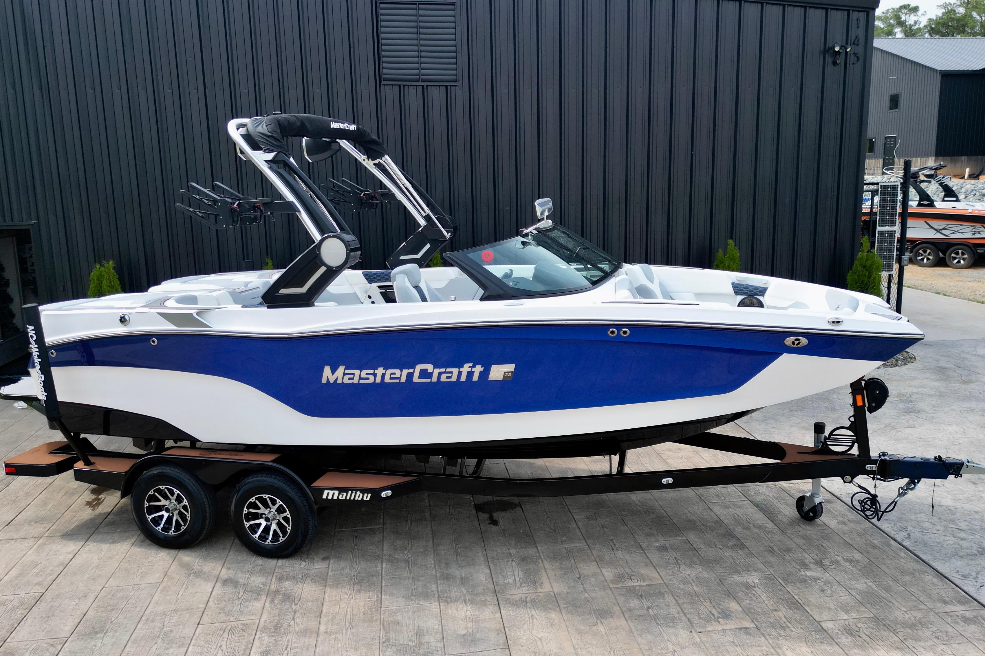 2023 MasterCraft XT22