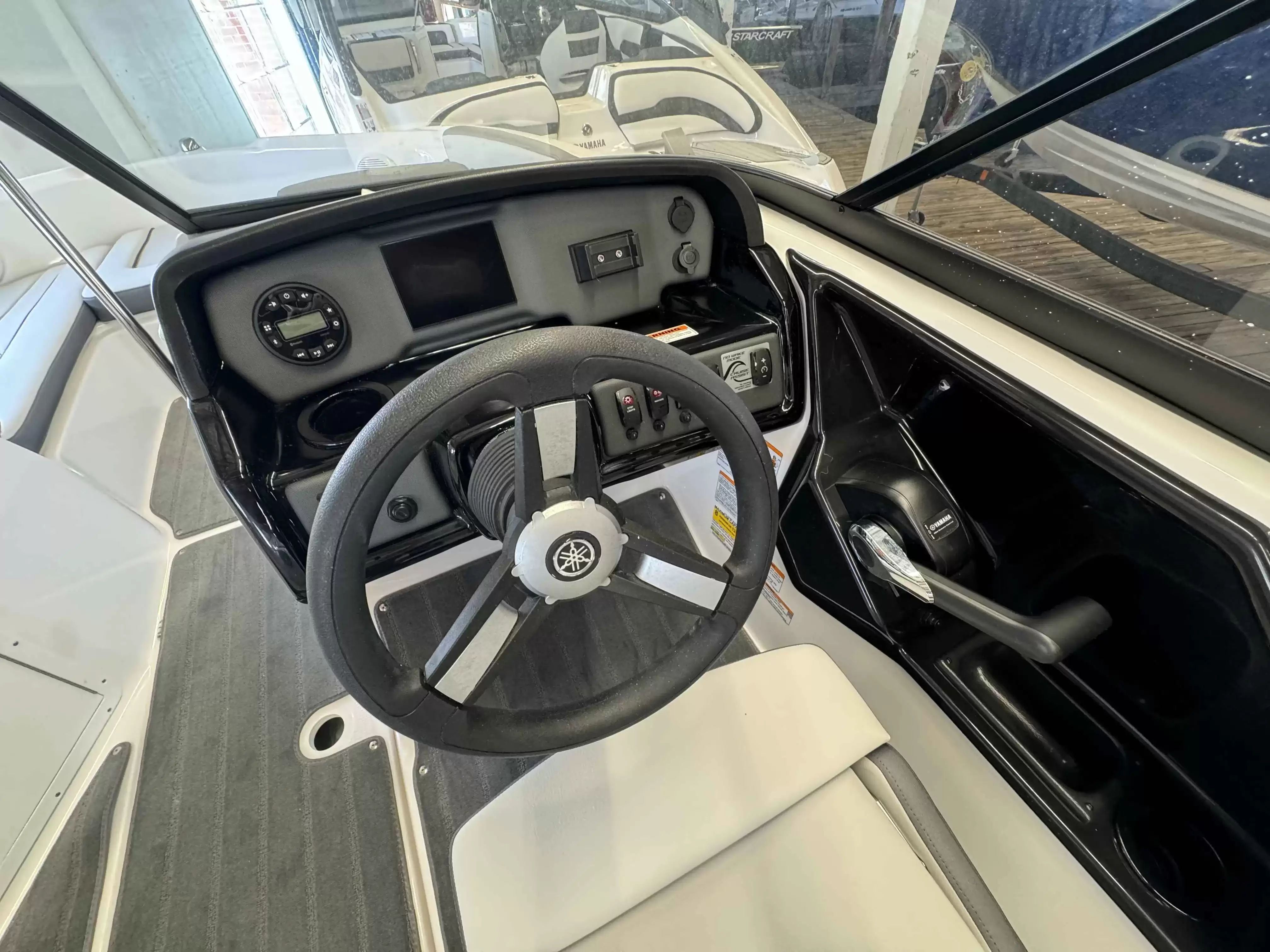 2026 Yamaha Boats AR190 - 9