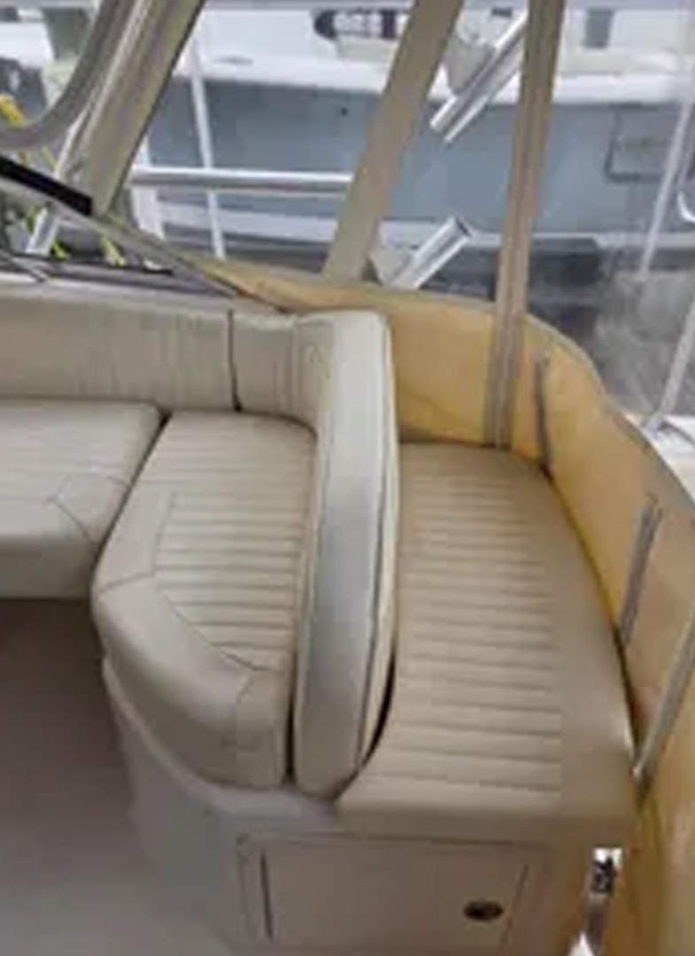 2004 Grady-White Express 330 - Image 26