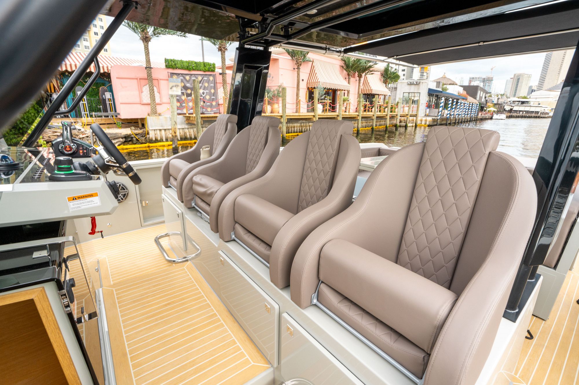 2025 De Antonio Yachts D42 Open - 25