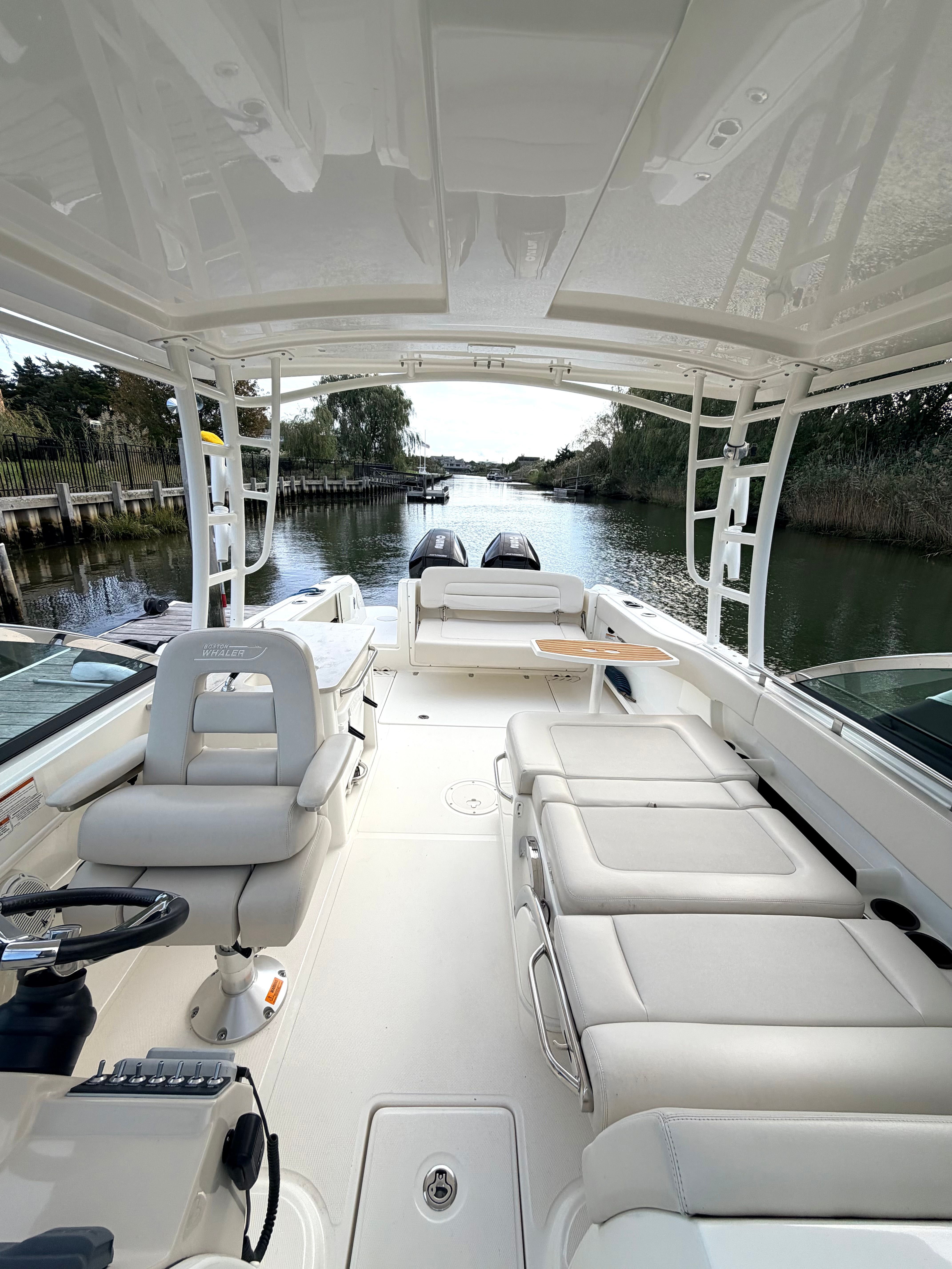 2019 Boston Whaler 270 Vantage - 12