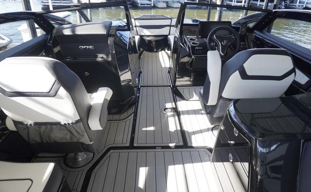 2025 Yamaha Boats 275SD - 13
