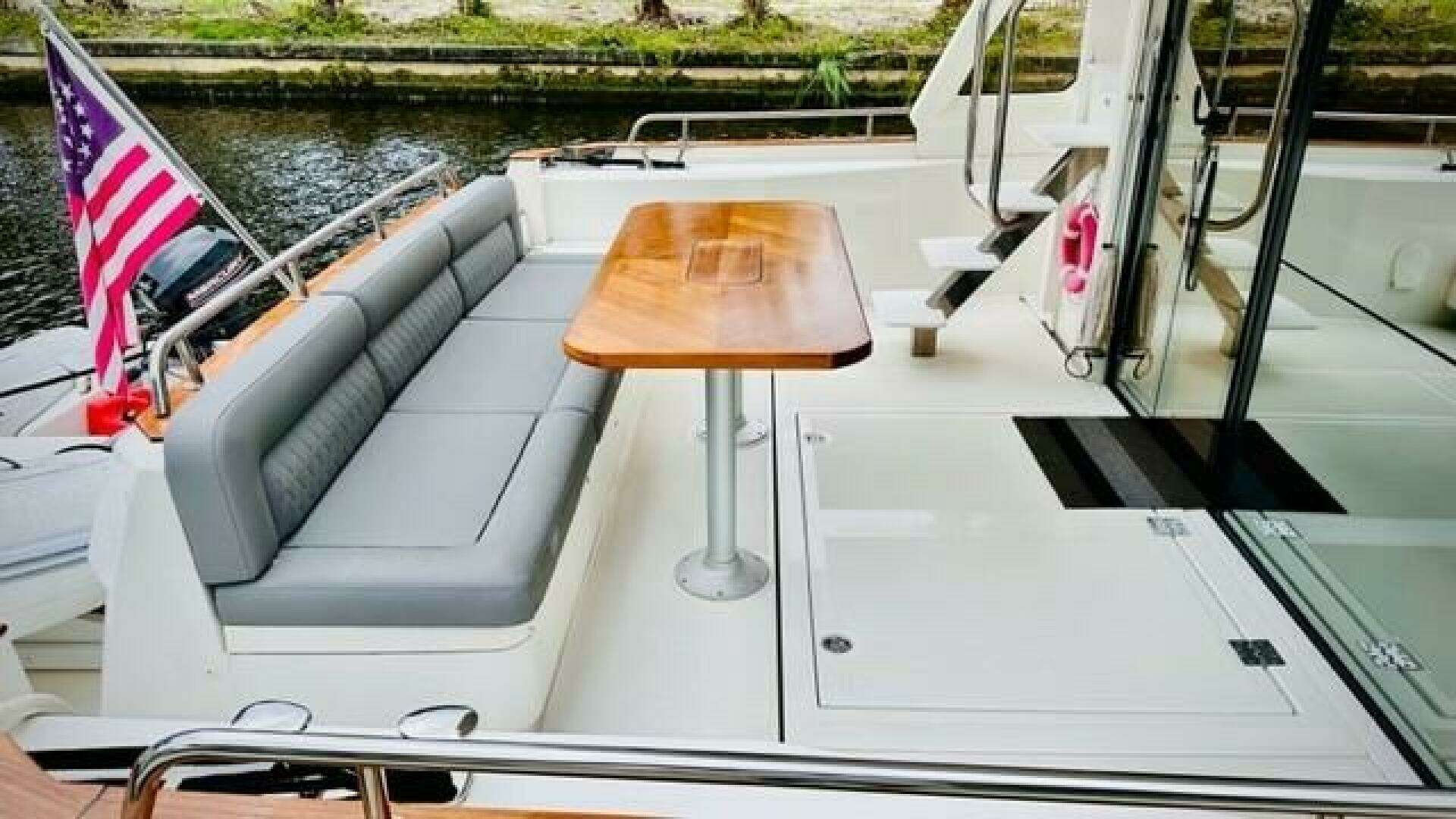 2022 Greenline 48 Diesel Flybridge with Hardtop - Image 4