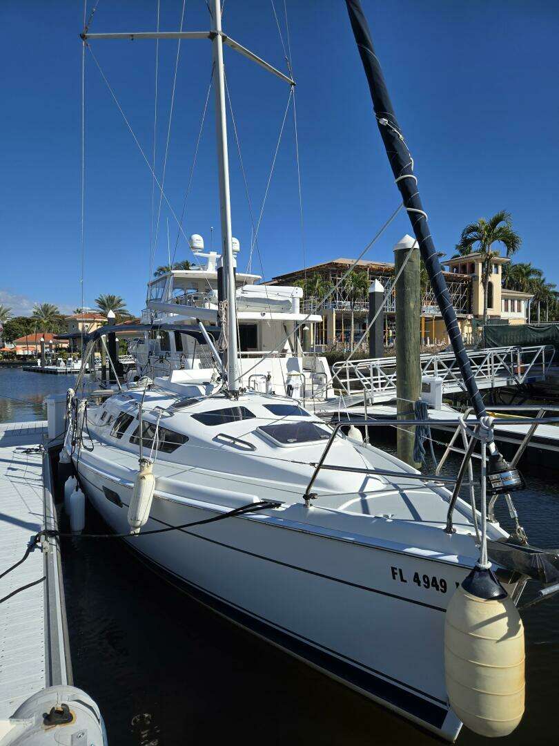 2003 Hunter 326 - Image 5