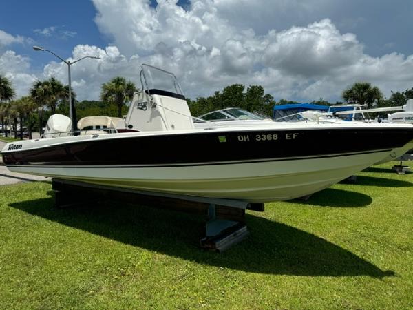 2005 Triton 240 LTS - 4