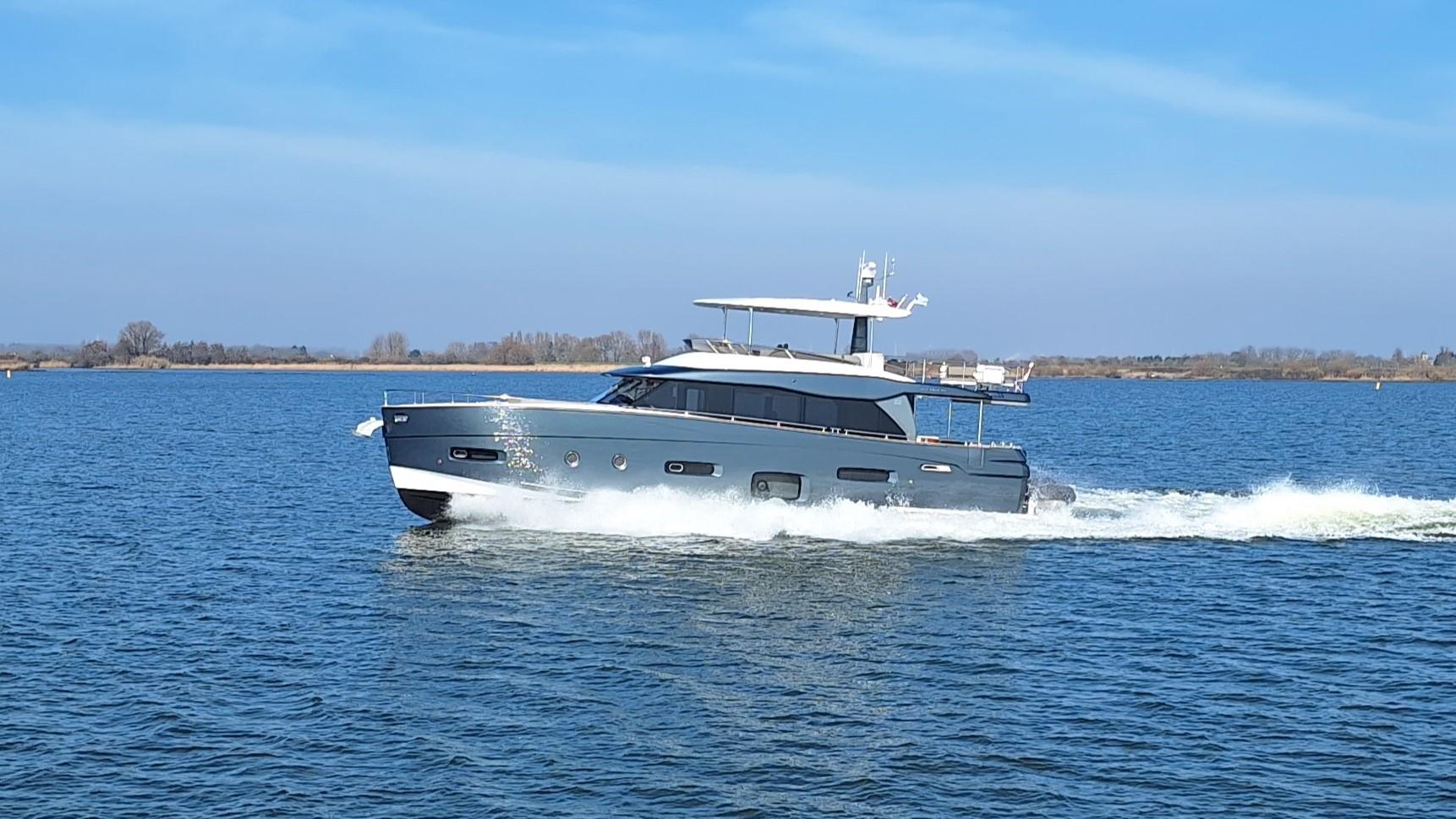 2020 Azimut Magellano 66