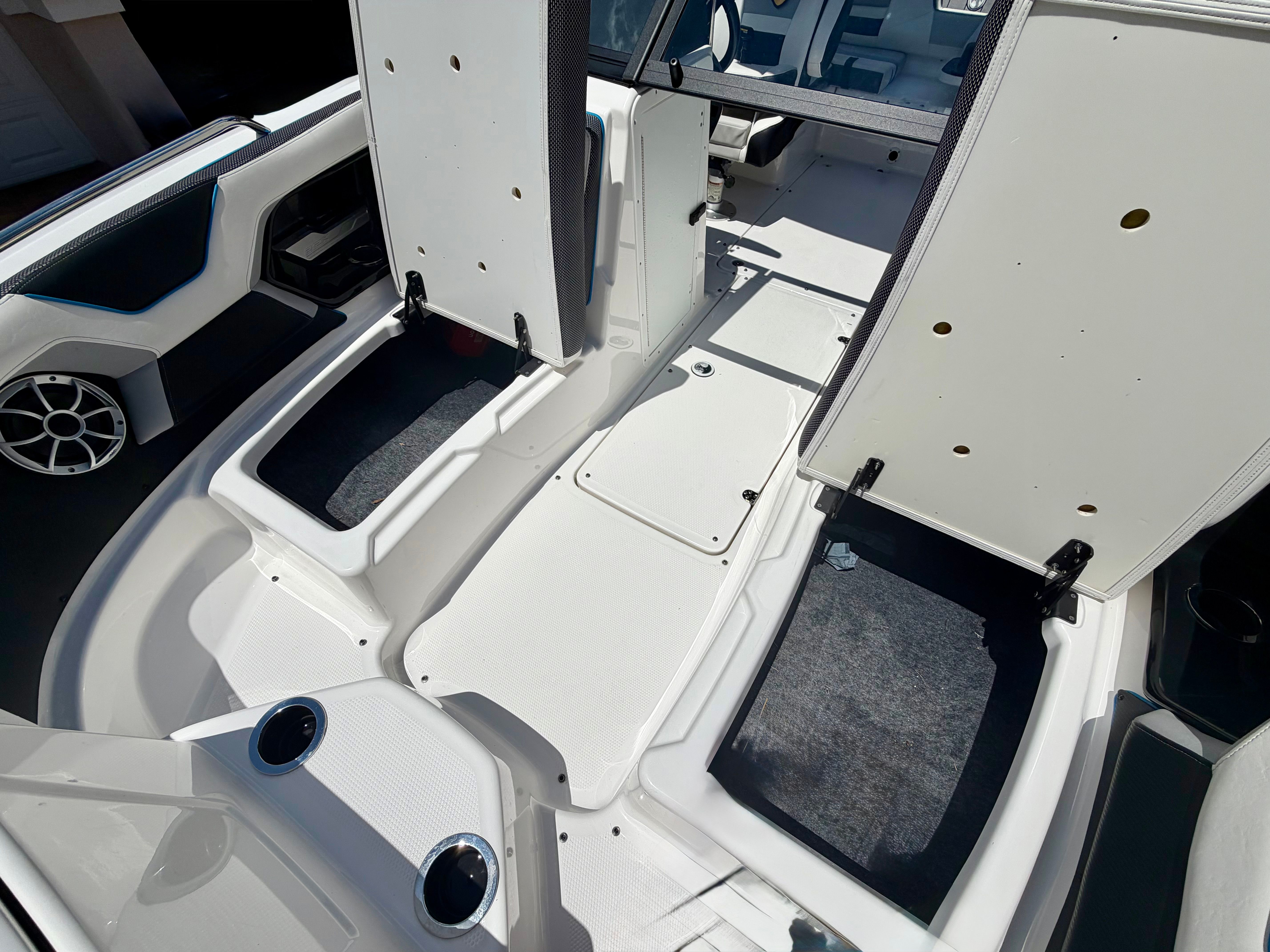 2021 Yamaha Boats 212XE - 18