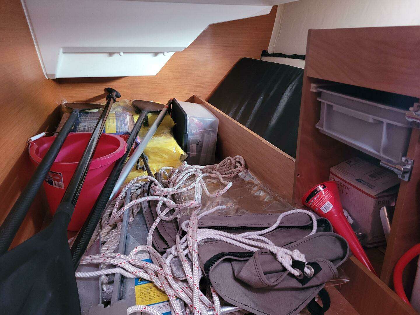 2014 Jeanneau 379 - Image 50